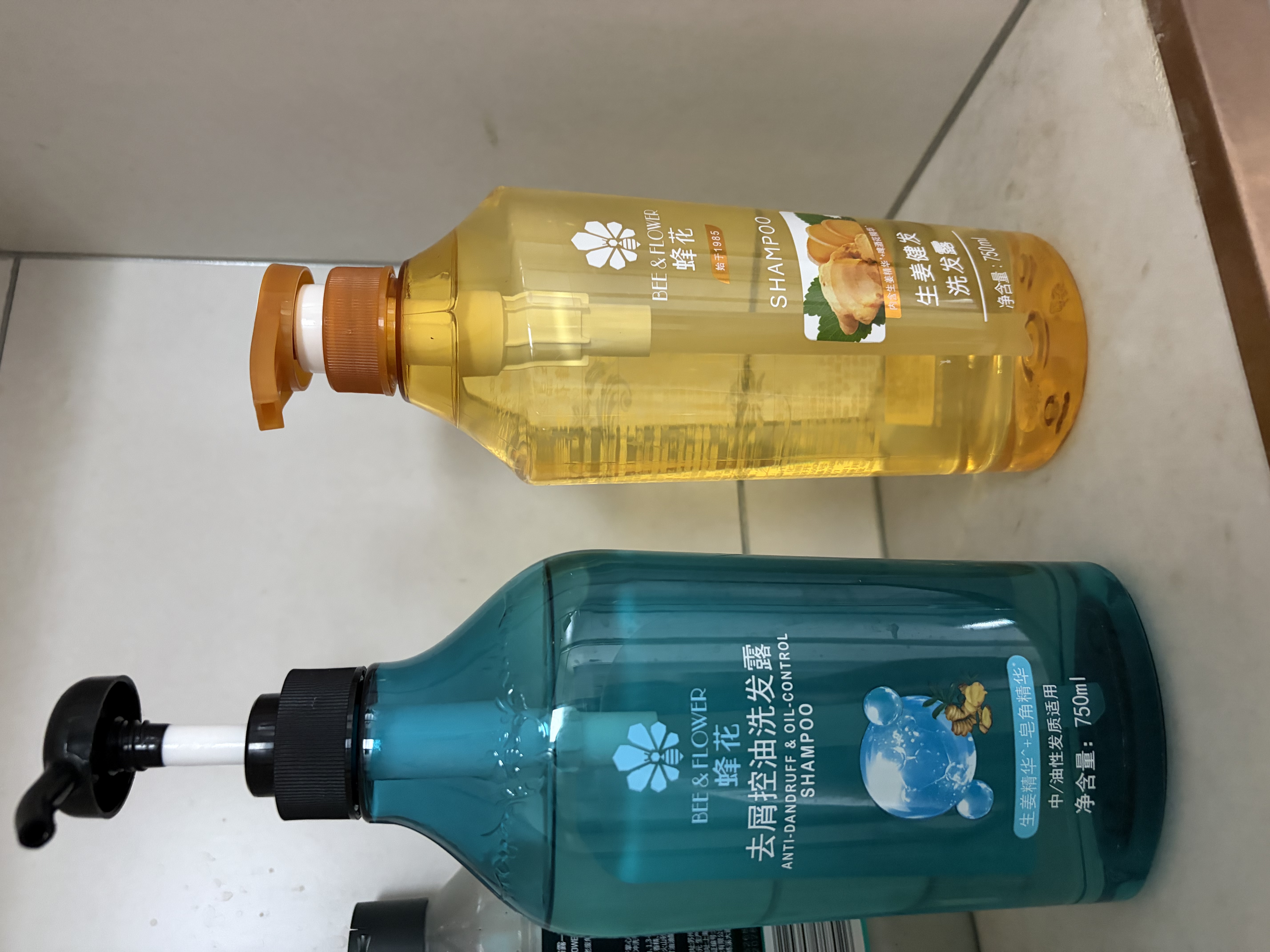 蜂花（BEE&FLOWER）洗发水男士洁净去屑去油女士控油轻盈舒爽洗发露 750ml*1瓶 实拍图