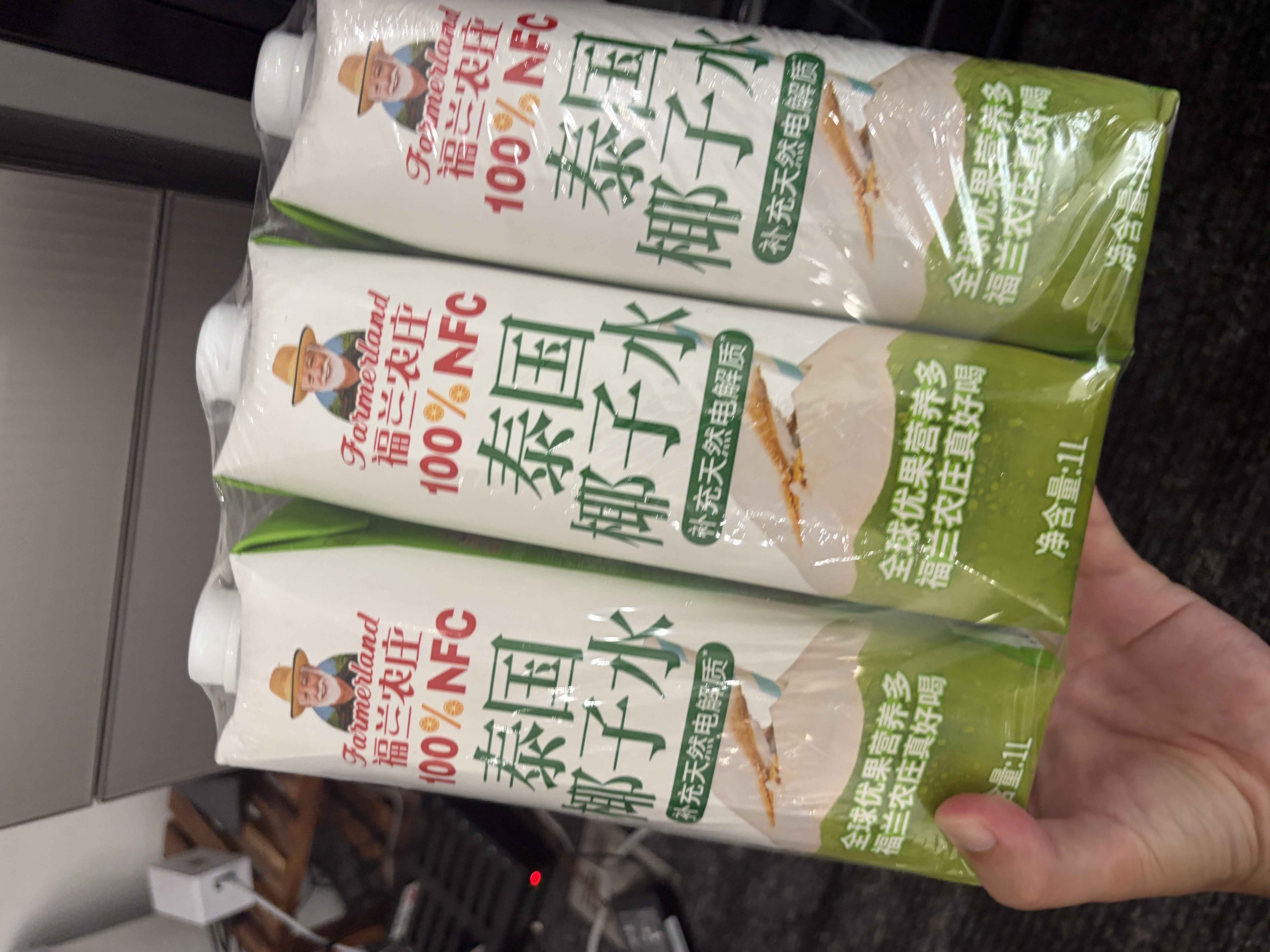 福兰农庄100%泰国椰子水果汁饮料天然电解质水0脂肪1L*3瓶大瓶囤货装 实拍图