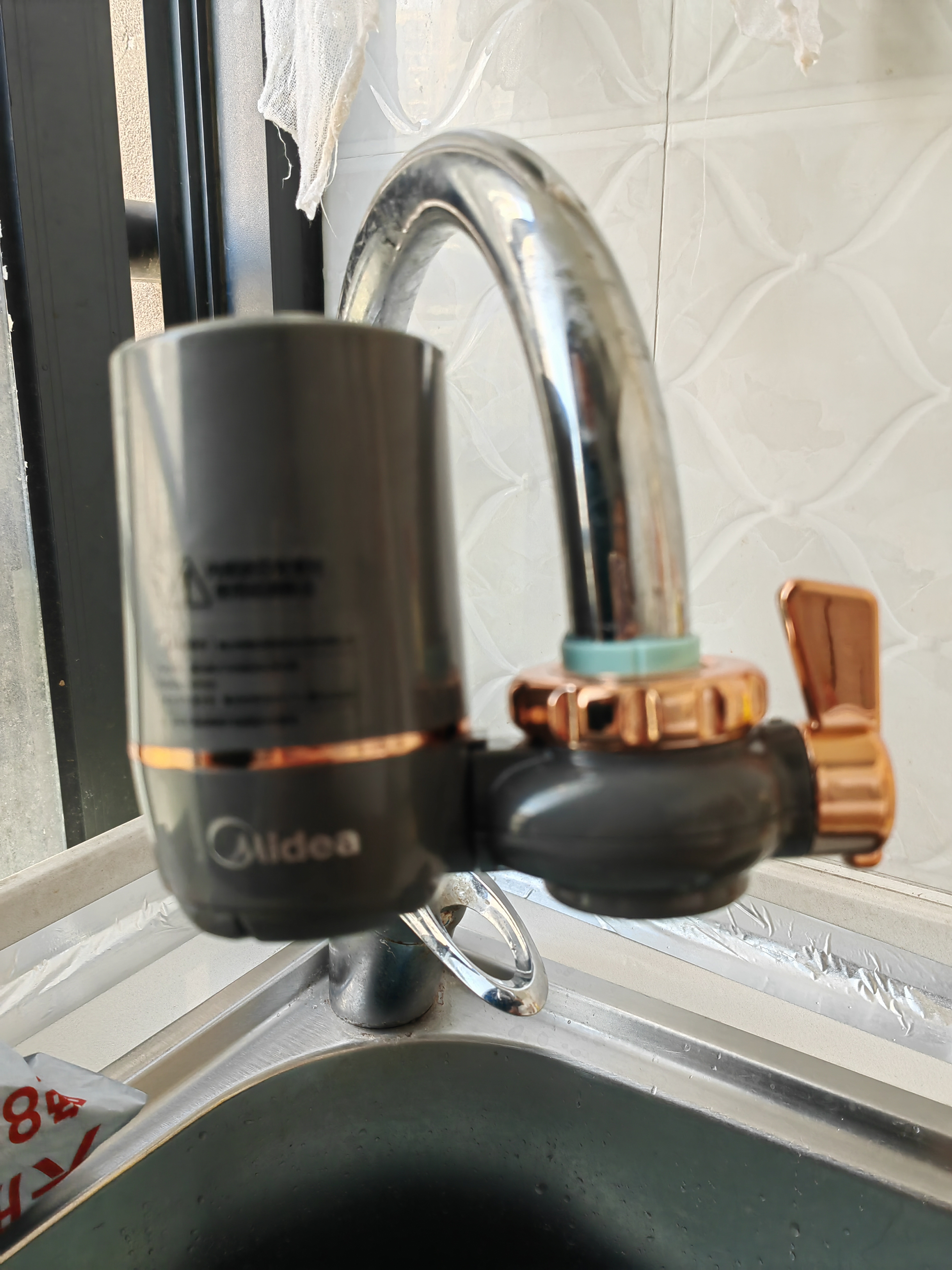 美的（Midea）净水器水龙头过滤器家用自来水滤水器直饮前置过滤器厨房卫生间通用除水垢除余氯双出水可清洗滤芯 一机三芯【两年免换滤芯】 实拍图