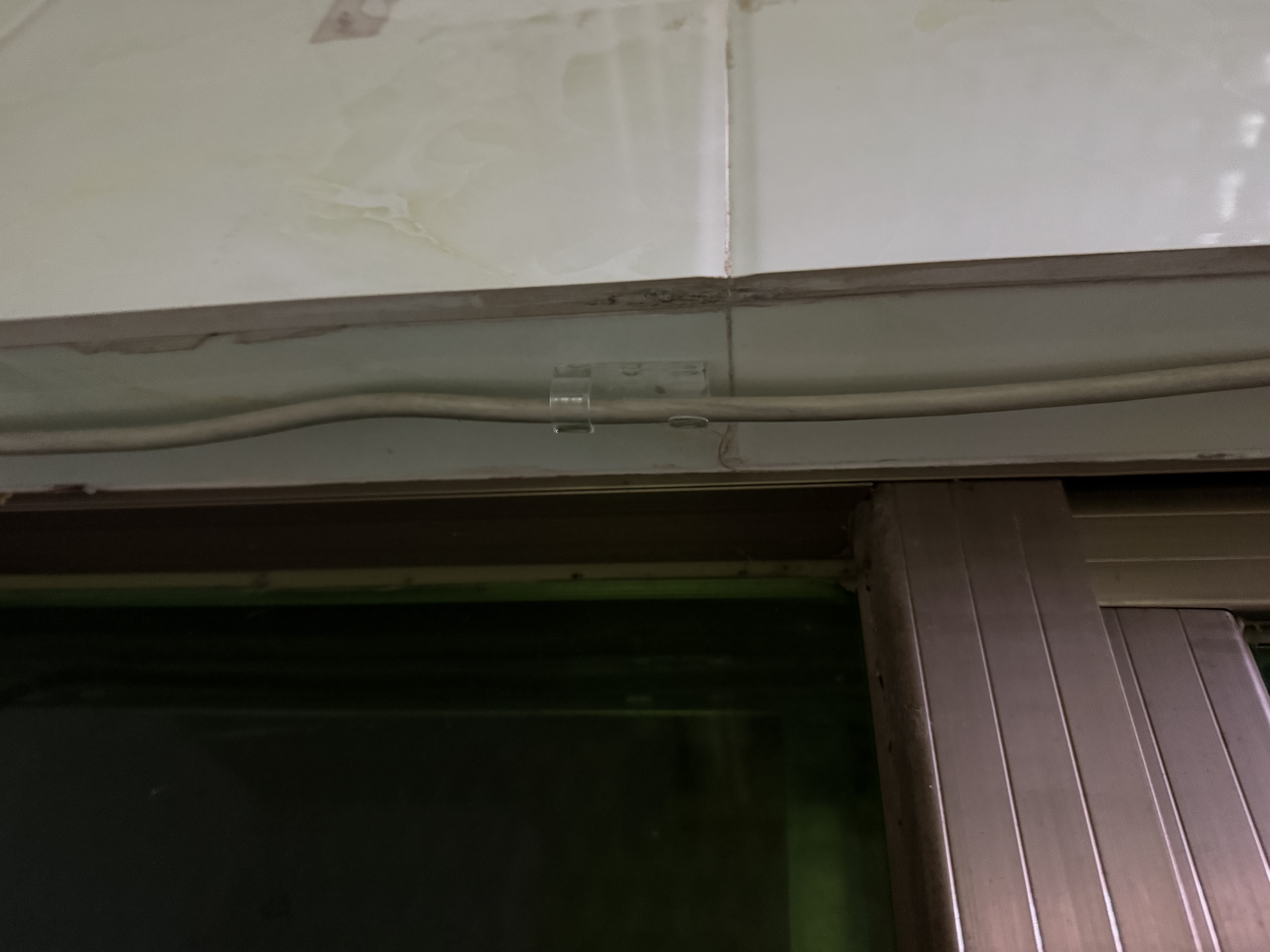 登比理线器免钉自粘线卡亚克力卡扣式透明色环保办公宿舍浴室用懒人神器绕线器走线夹网线隐藏电线固定扣 实拍图