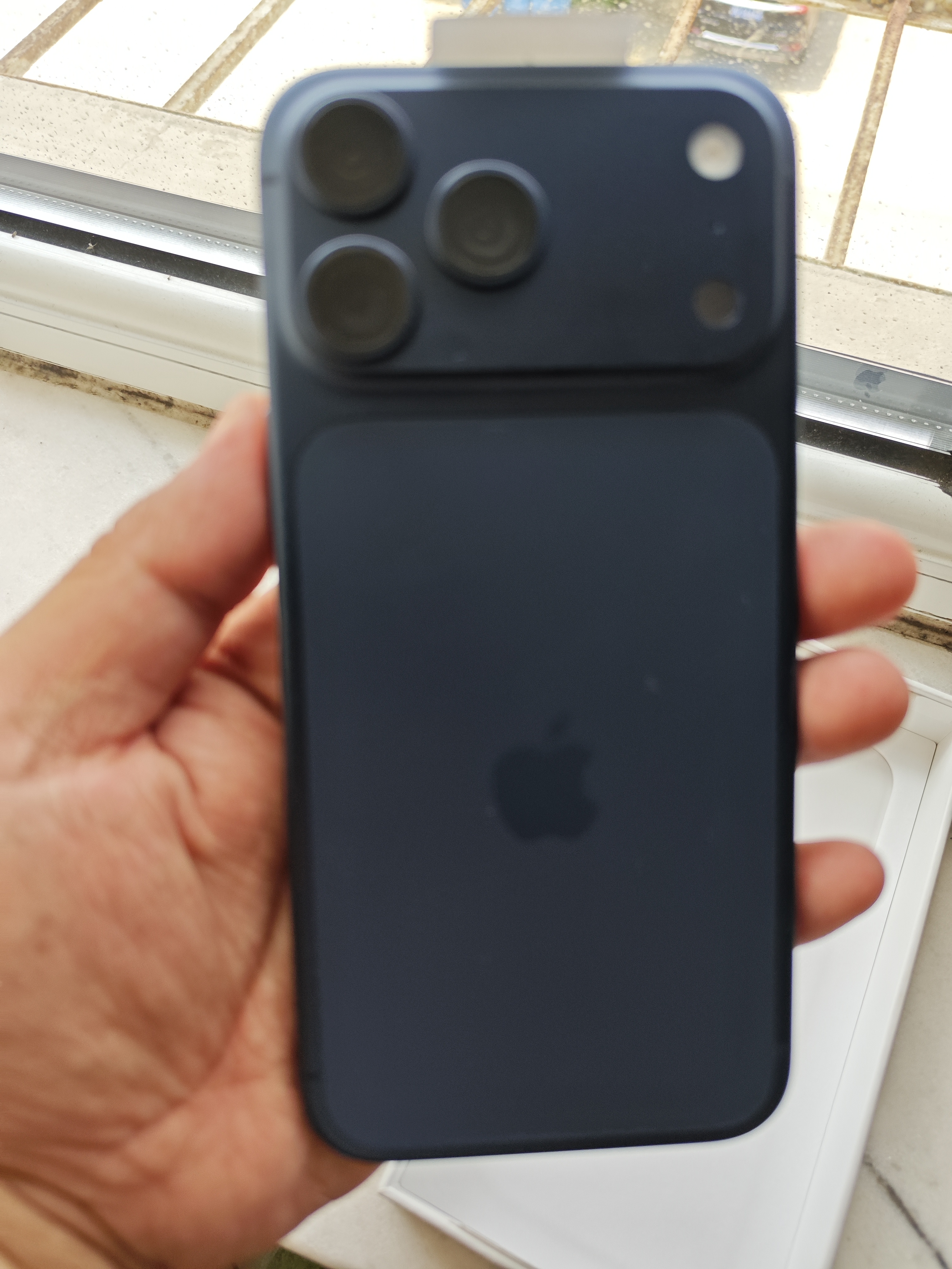 Apple/苹果【需签收激活】iPhone 17 Pro Max 2TB 深蓝色 支持移动联通电信5G 双卡双待手机 实拍图