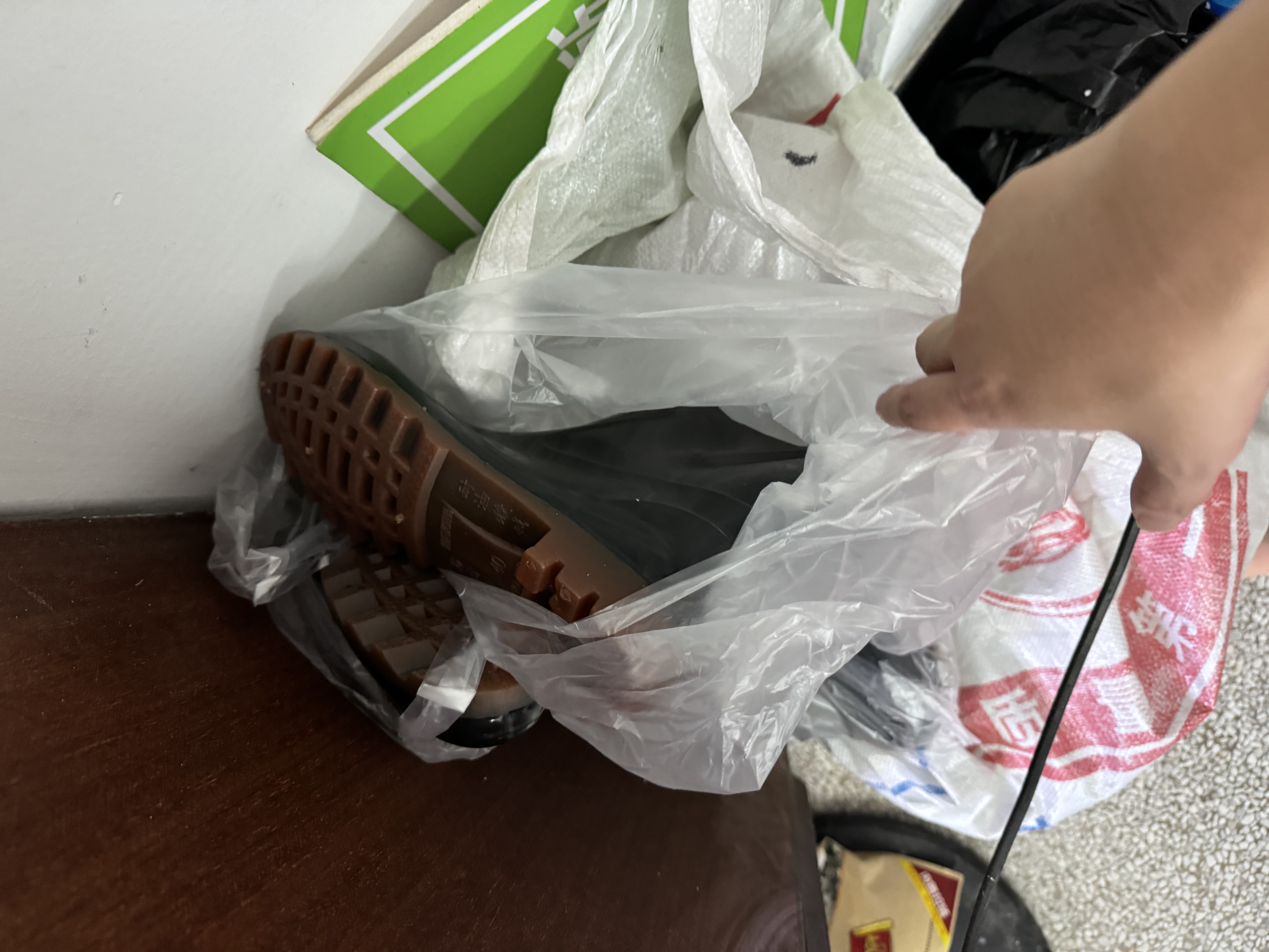 胜丽 雨鞋高筒防水鞋户外雨天耐磨胶鞋不易滑雨靴黑色44码 1双 实拍图