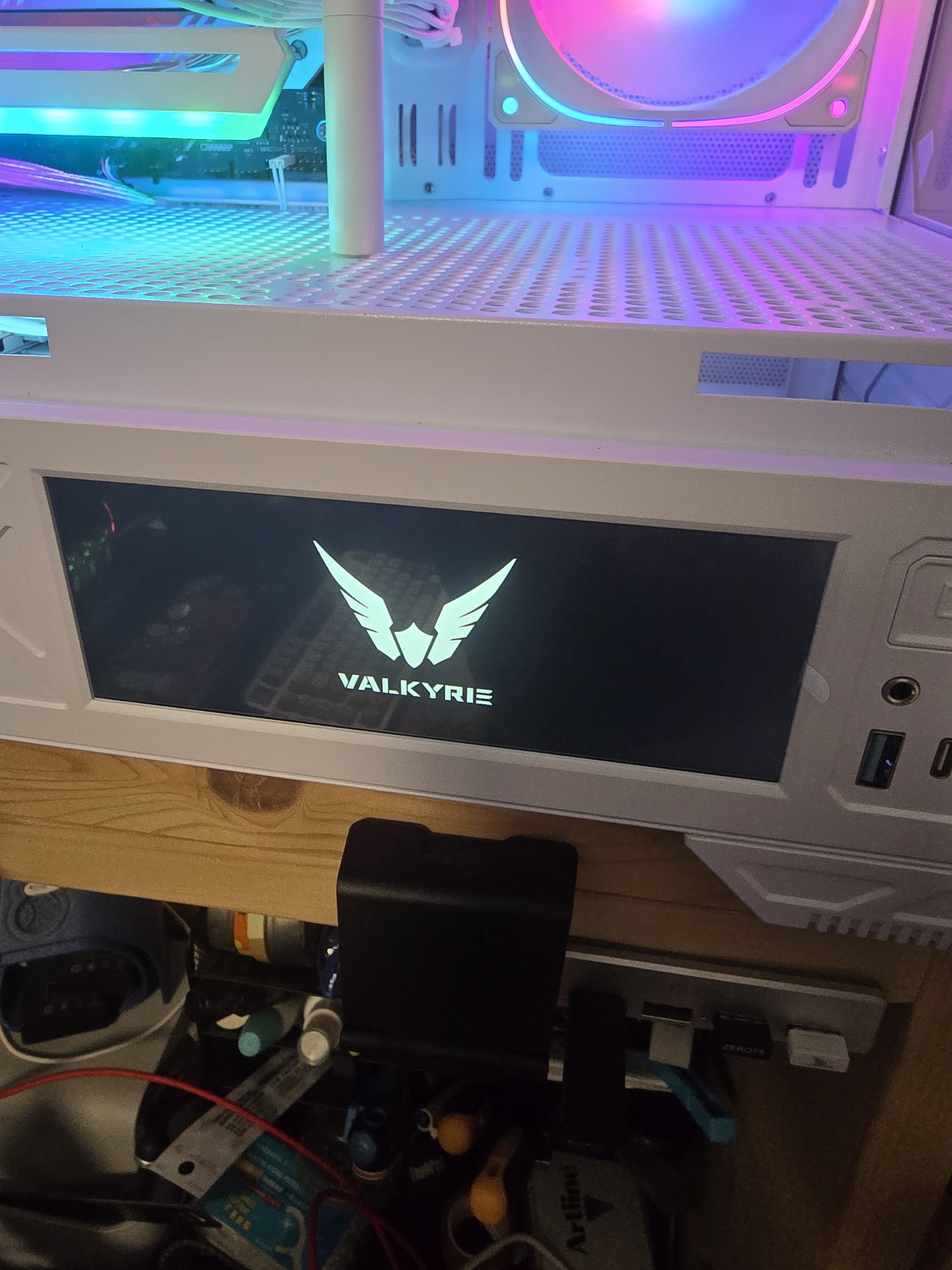 瓦尔基里（VALKYRIE）VK03 WHITE 白色 ATX 游戏电脑台式机箱 支持360水冷 6.2吋触摸屏 270°海景房 实拍图