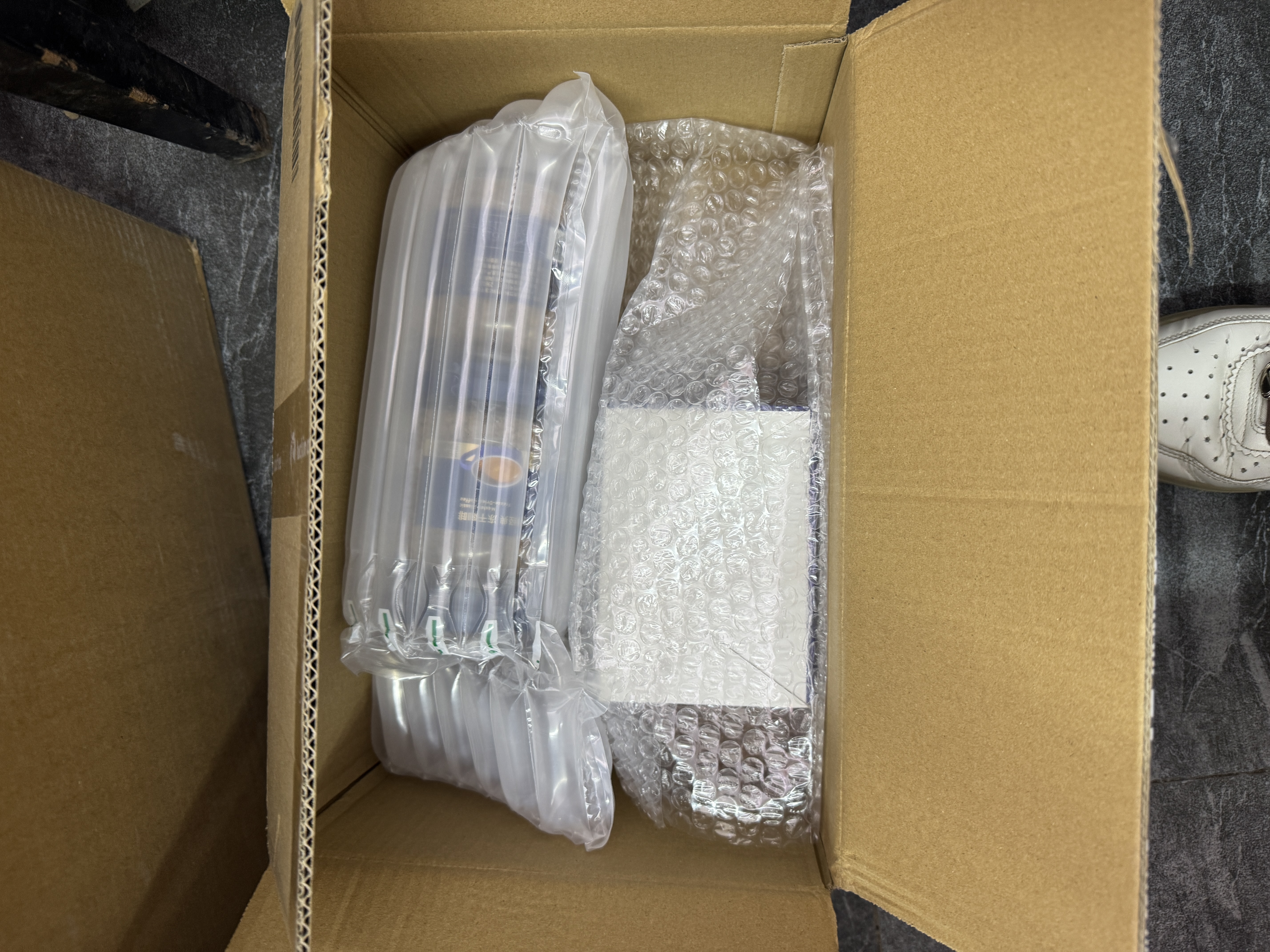 瑞幸咖啡大颗粒冻干咖啡速溶黑咖啡0糖拿铁美式【400次咖啡】 深烘咖啡90g*2【可冲90杯】-效期27年11月 实拍图