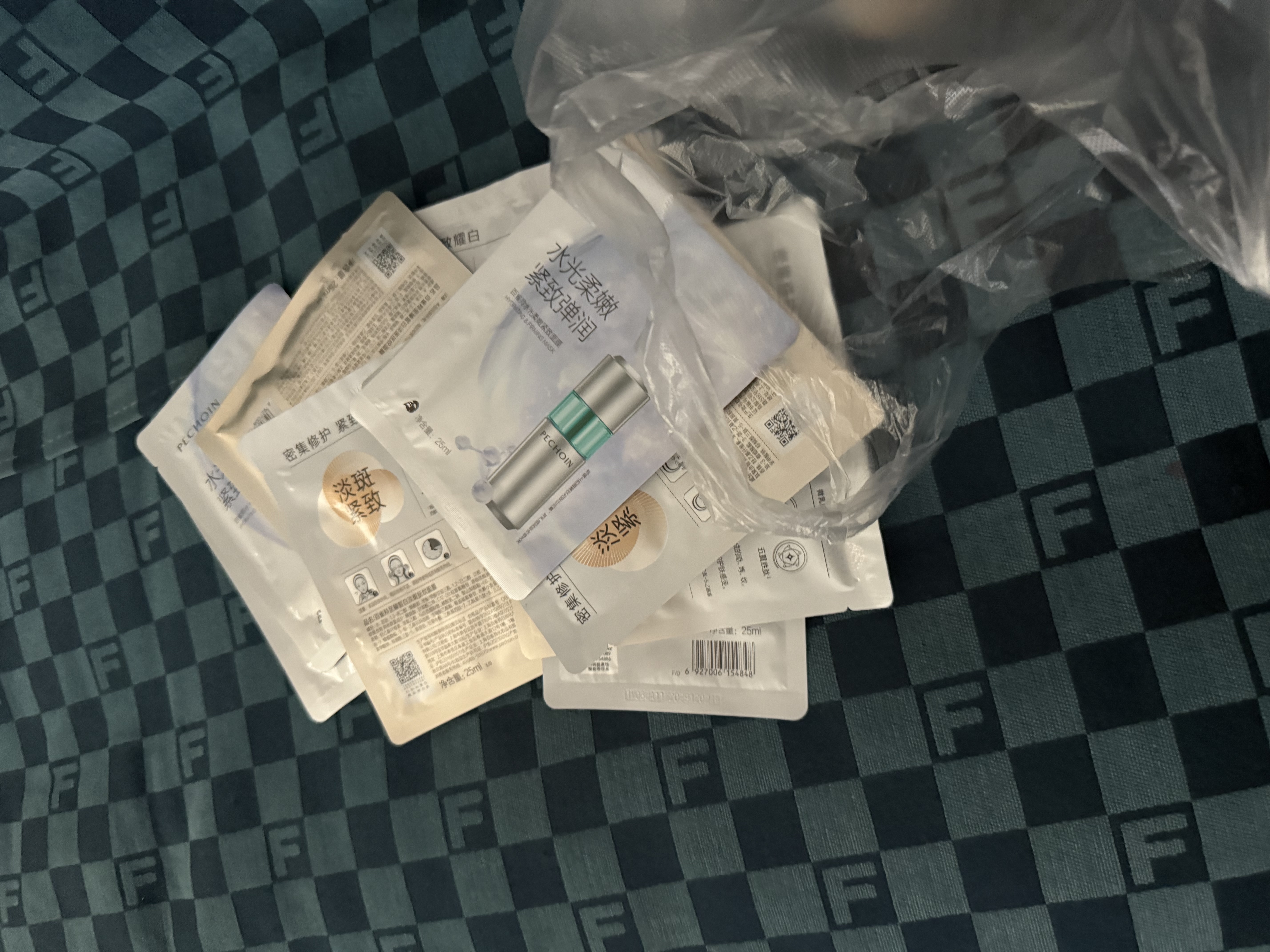 百雀羚（PECHOIN）377美白面膜 至臻皙白淡斑面膜 祛斑紧致抗皱烟酰生日礼物护肤品 至臻皙白面膜 5片 +水光柔嫩紧致面膜5片 实拍图