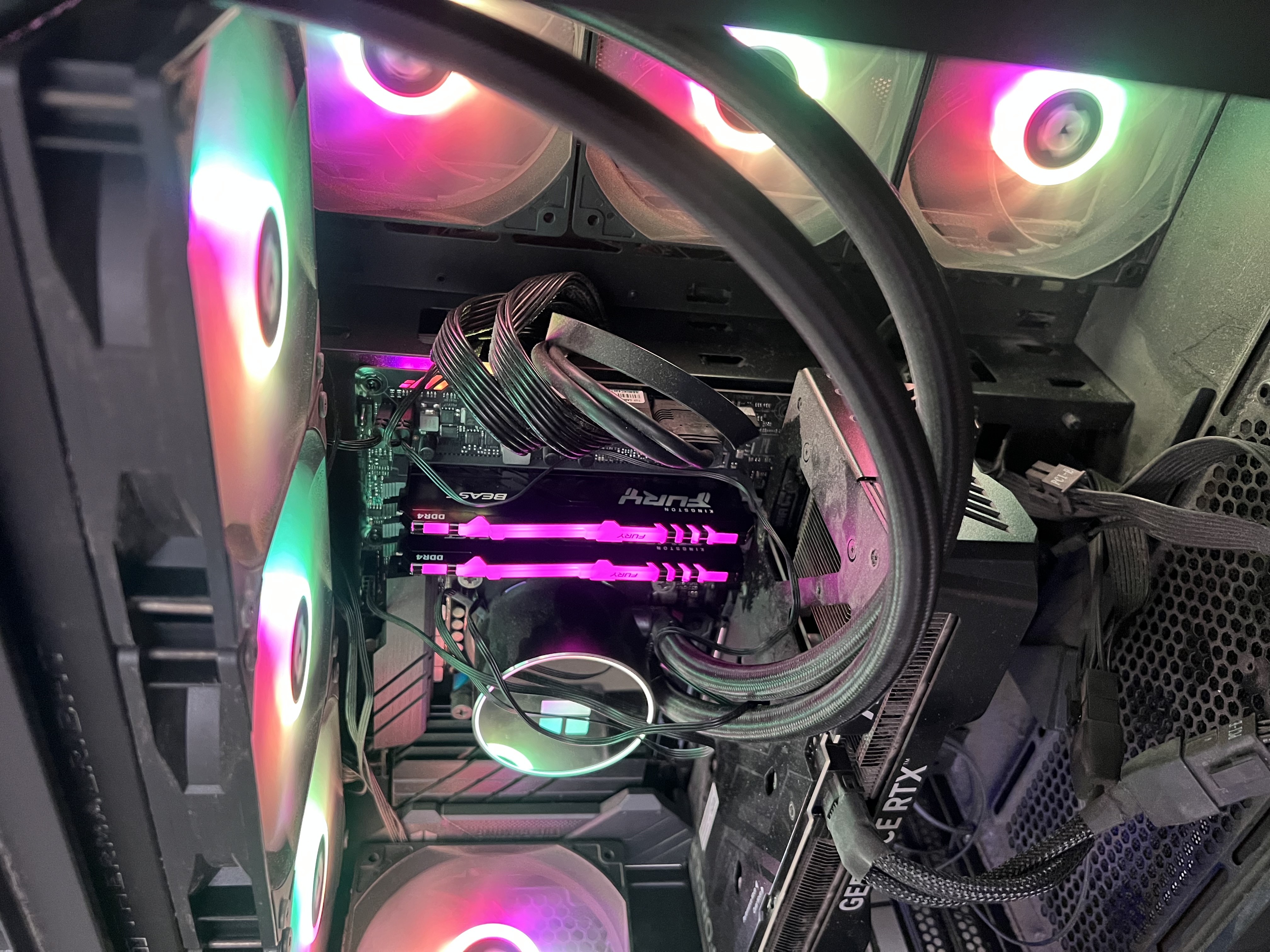 金士顿（Kingston） (Kingston) FURY 16GB(8G×2)套装 DDR4 3200 台式机内存条 Beast野兽系列 RGB灯条 骇客神条 实拍图