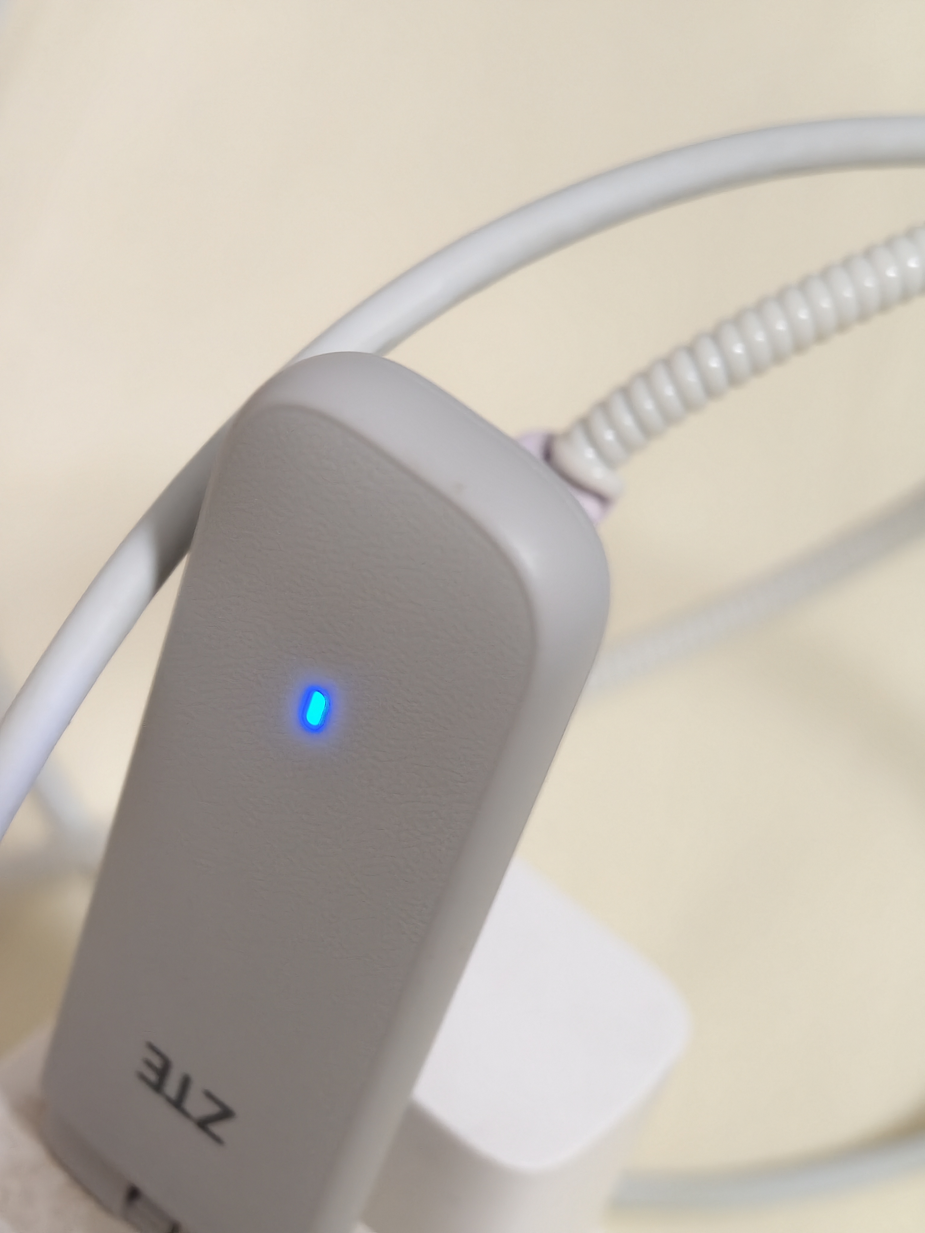 中兴（ZTE）F30 Pro随身wifi6免插卡移动wifi无线网卡便携式热点4g路由器无限笔记本电脑通用流量2025款 实拍图