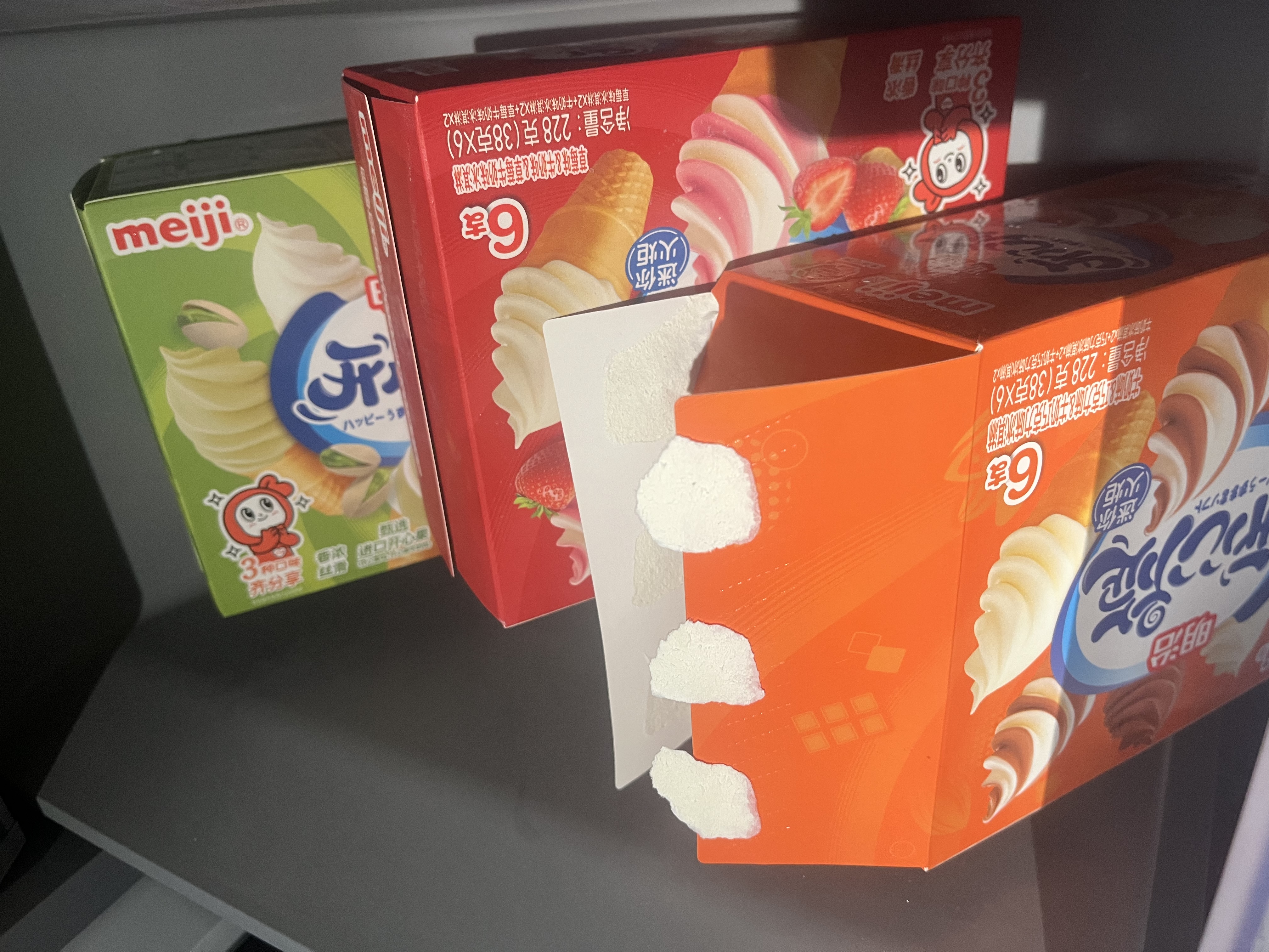 明治开心果味、牛奶味、开心果牛奶味迷你雪糕筒38g*6个 冰淇淋彩盒装 实拍图