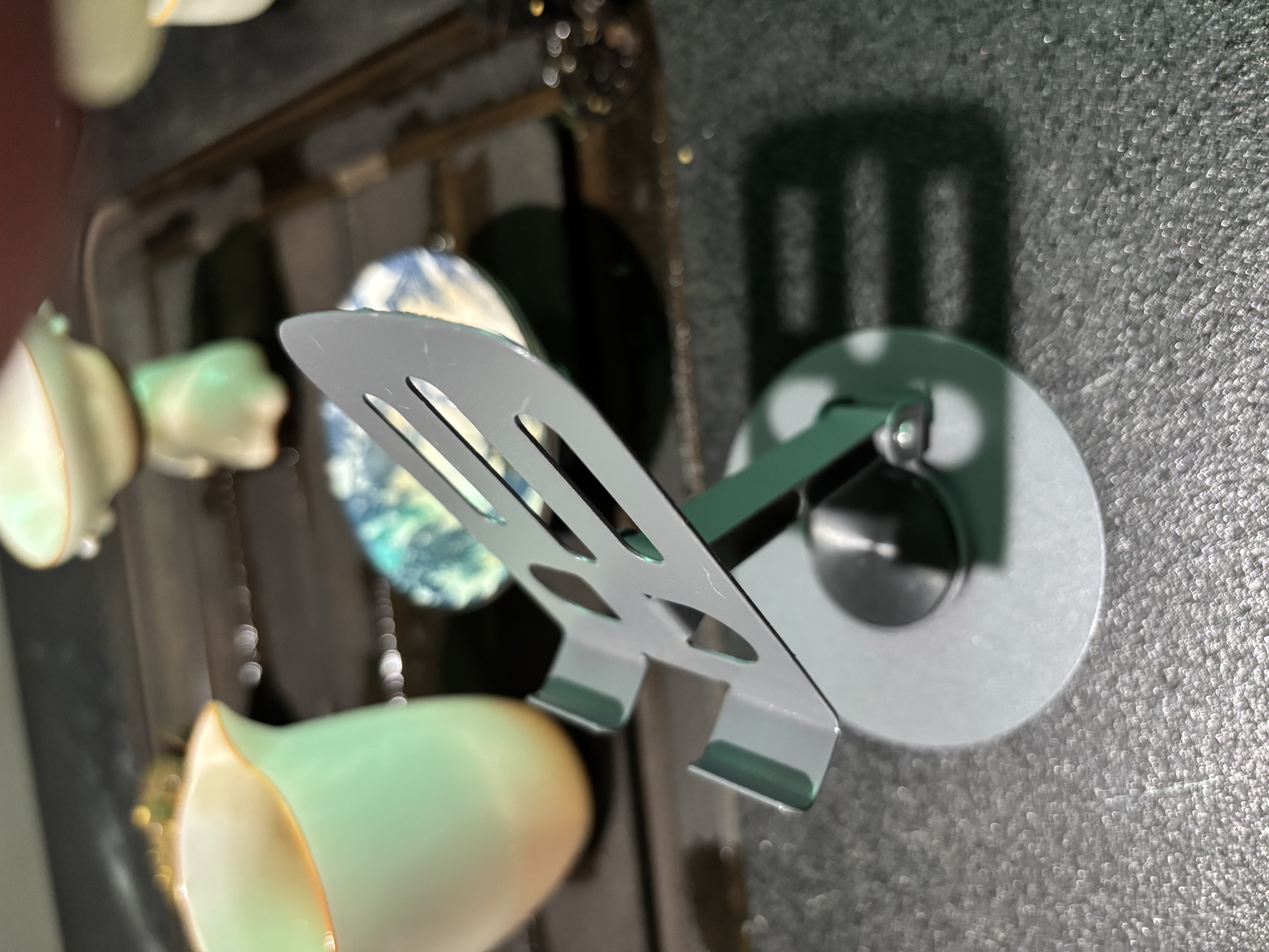 全金属手机支架360度旋转机械折叠桌面追剧网课通用苹果17华为小米懒人直播便携 特惠款-直线镂空灰【全金属】360°旋转折叠 实拍图