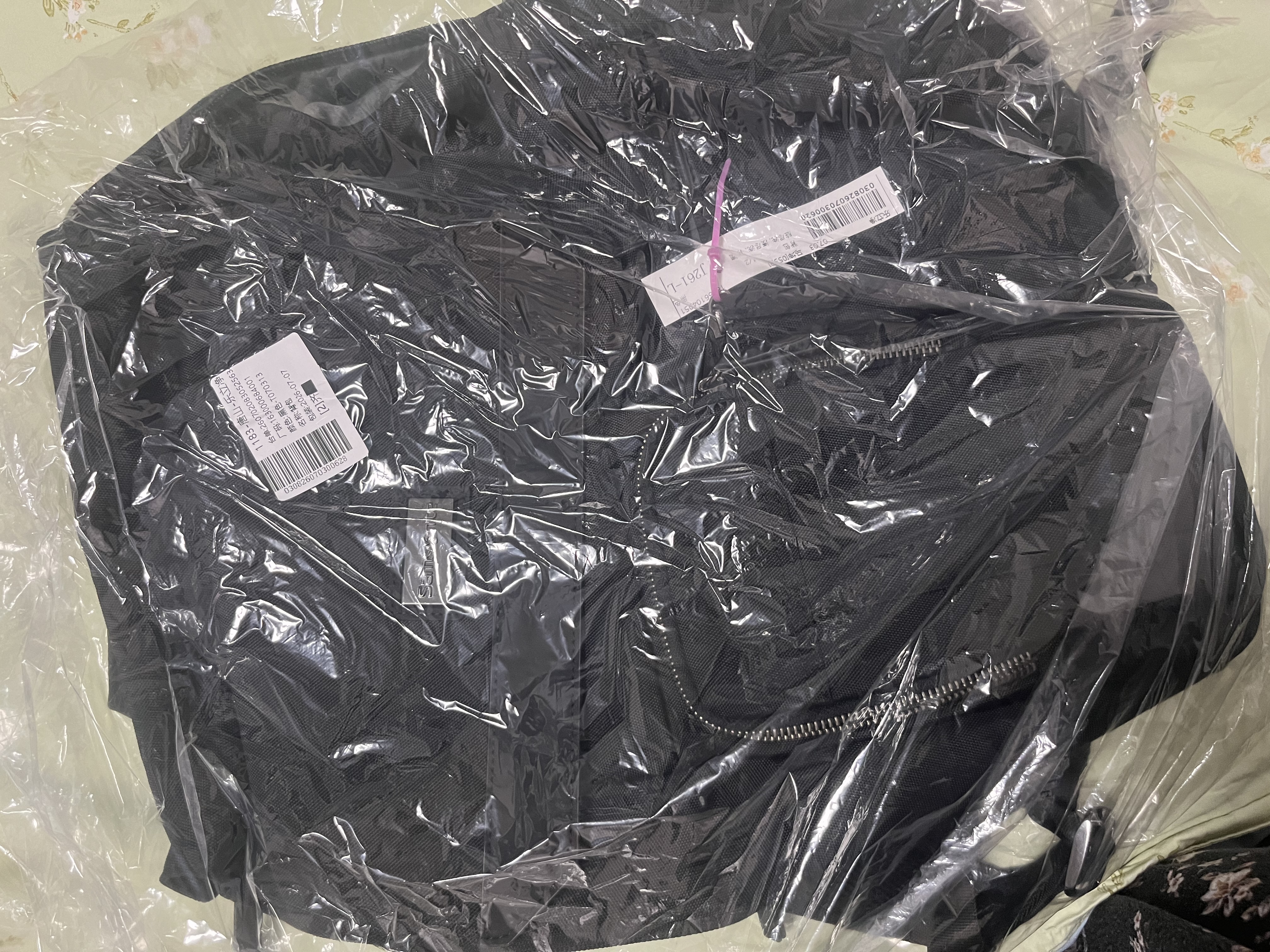 京东洗衣 洗运动鞋服务 运动鞋任洗 上门取件水洗 价值2000元以下 布面/网面/革面等 洗鞋服务 3双- 布面/网面/革面 实拍图