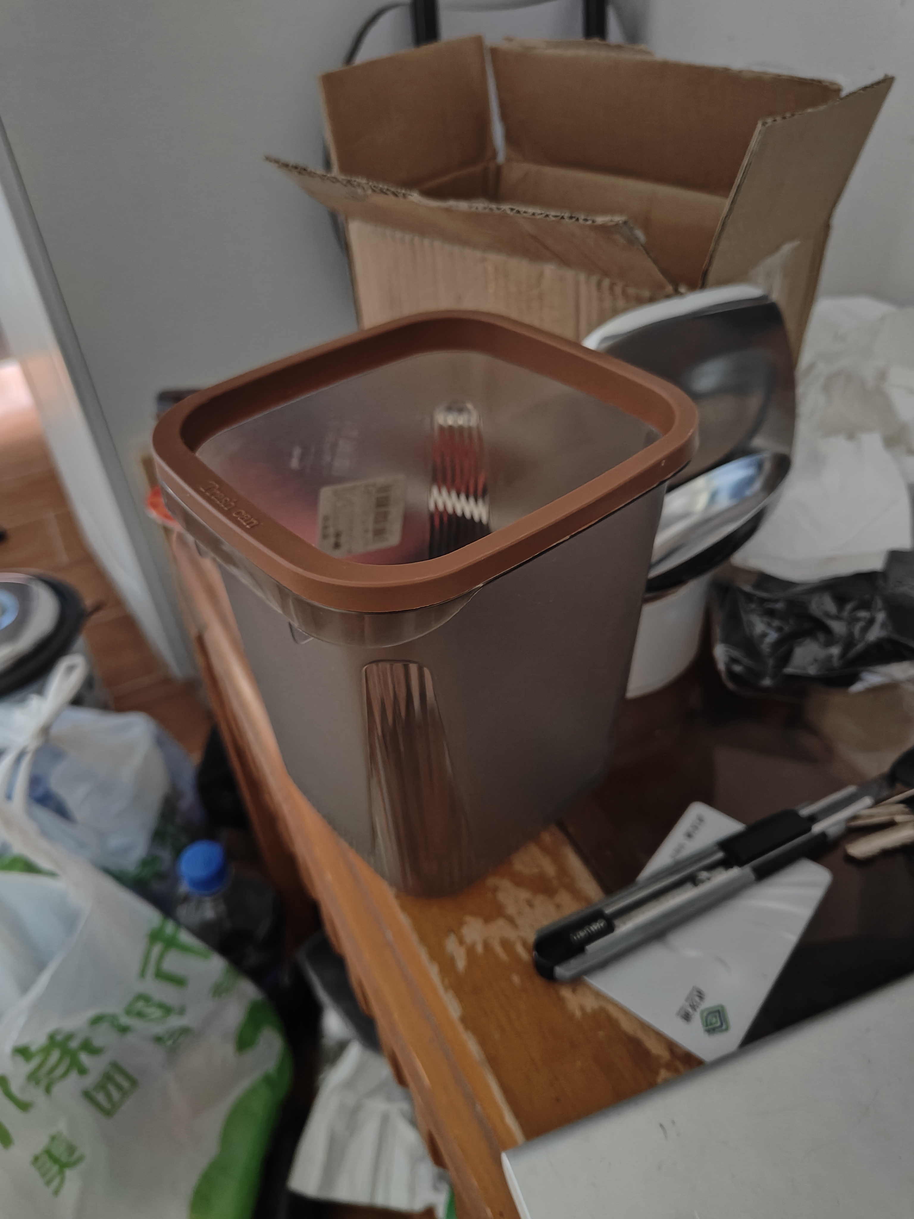 京东物流 方形大容量高颜值卧室卫生间厨房客厅压圈纸篓垃圾桶 茶透1个3L装小号【桌面垃圾桶】 实拍图
