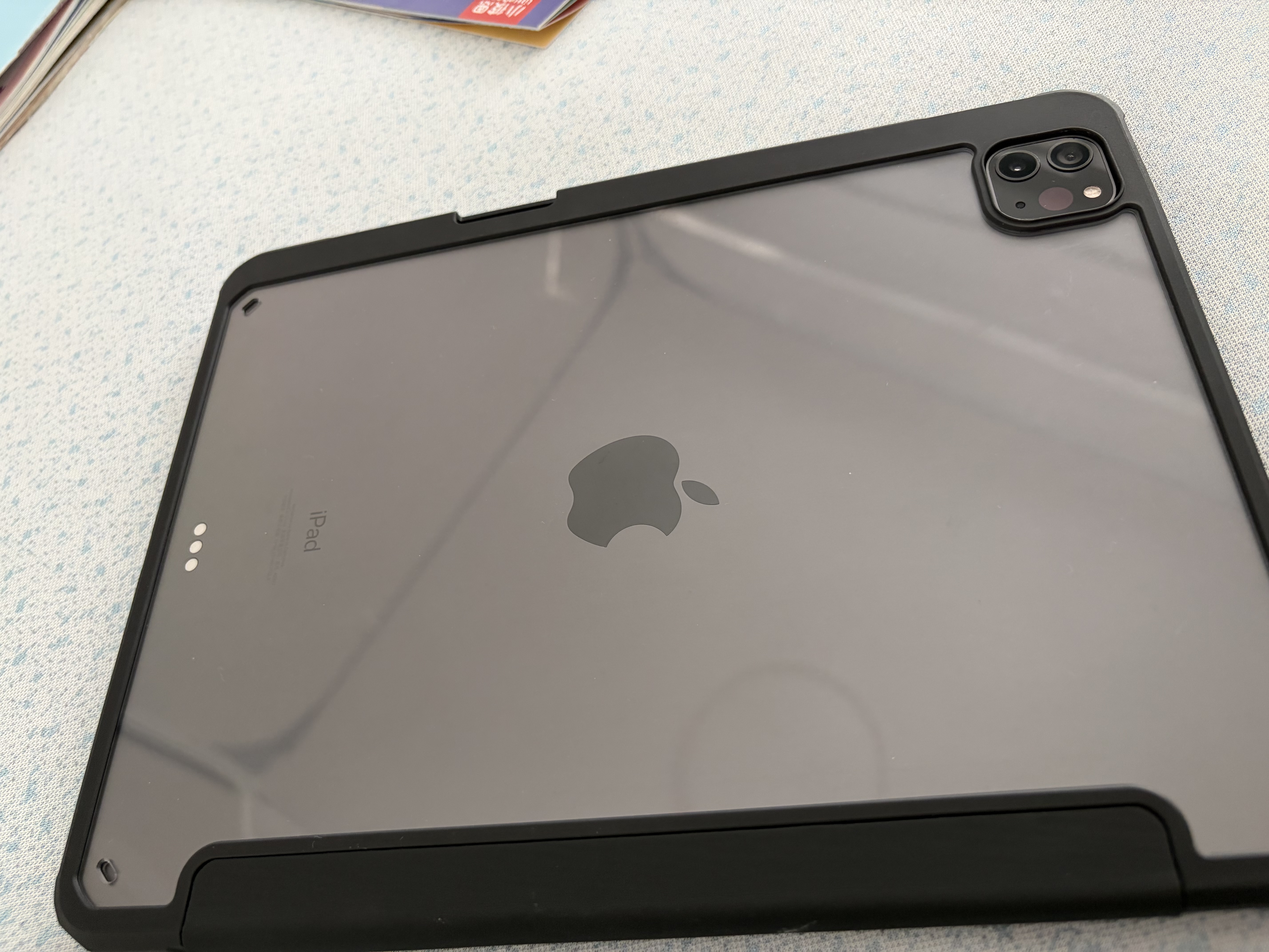 京东京造 iPad Pro 11英寸保护套2022/2021/2020通用款透明带笔槽磁吸苹果平板电脑全包防弯防摔保护壳黑色 实拍图