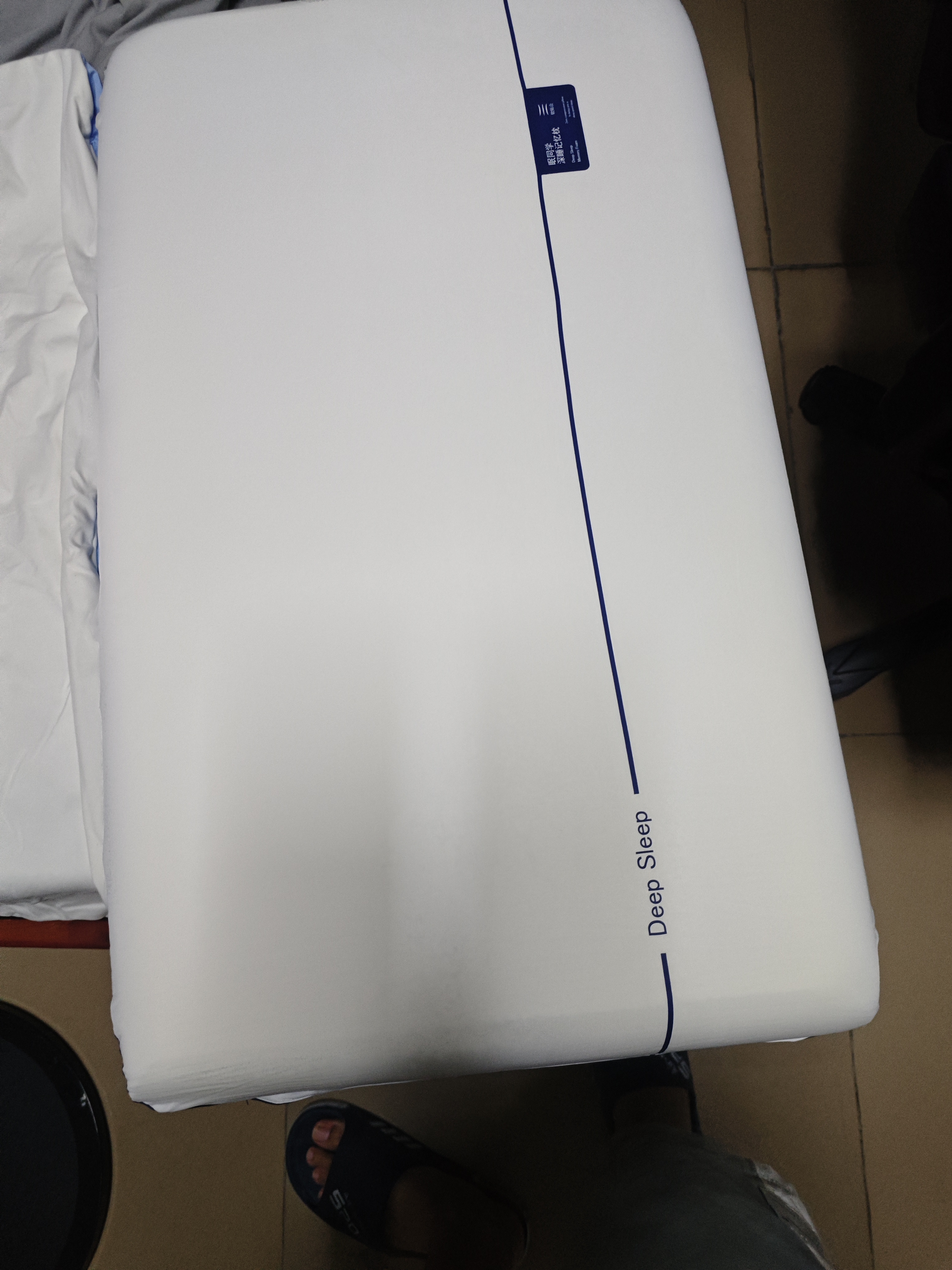 眠同学记忆棉深度睡枕护颈椎成人枕头套枕芯一套助睡眠枕头礼盒装 8cm枕头（含1个枕套） 实拍图