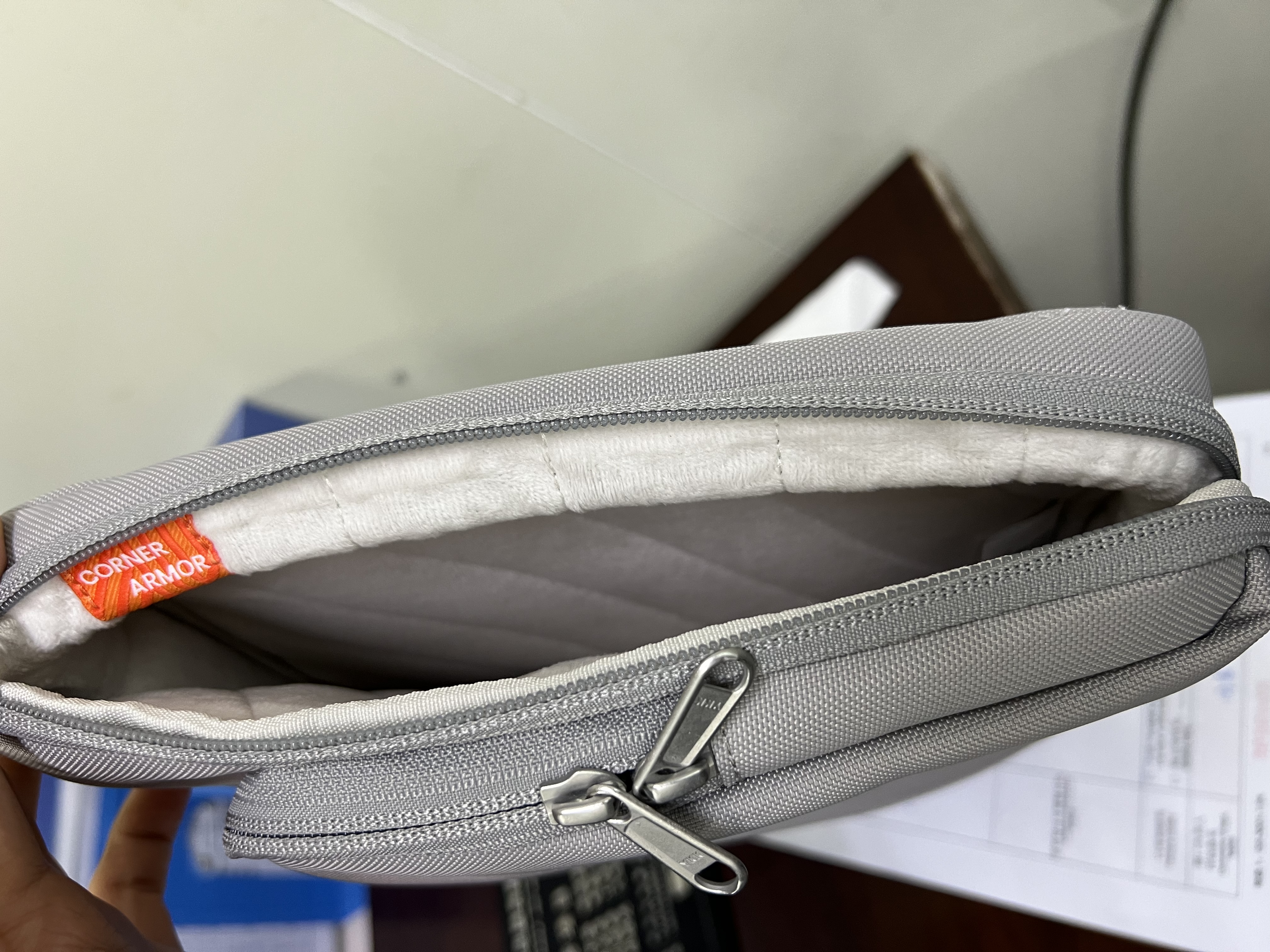 tomtoc电脑包手提笔记本包13英寸缓震商务男女适用苹果MacBook Air/Neo 实拍图