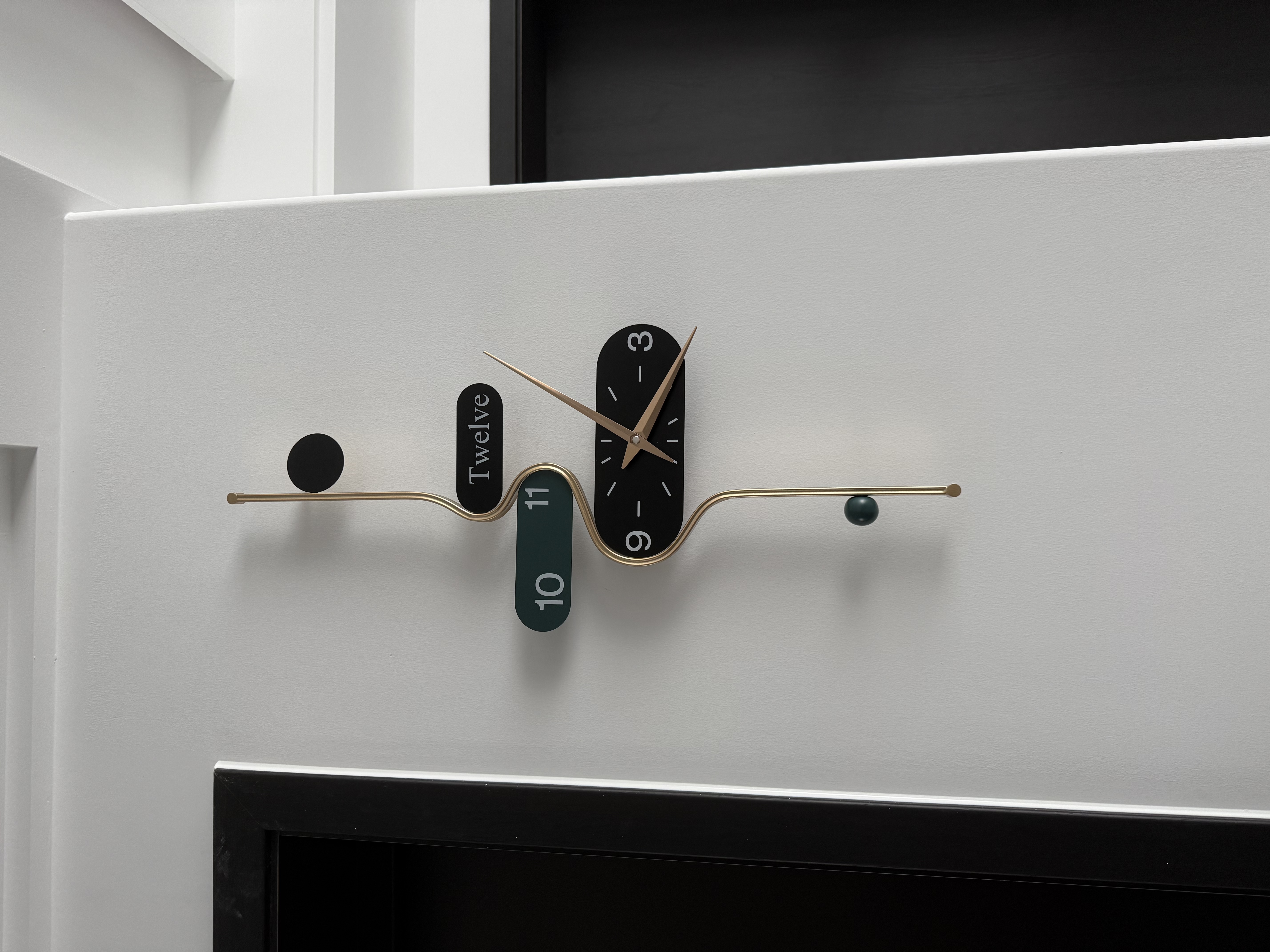 普朵钟饰 HOME DECOR挂钟轻奢现代简约家用挂表高档时尚大气创意网红餐厅客厅挂墙钟表 黑金绿：29.7*70cm 实拍图