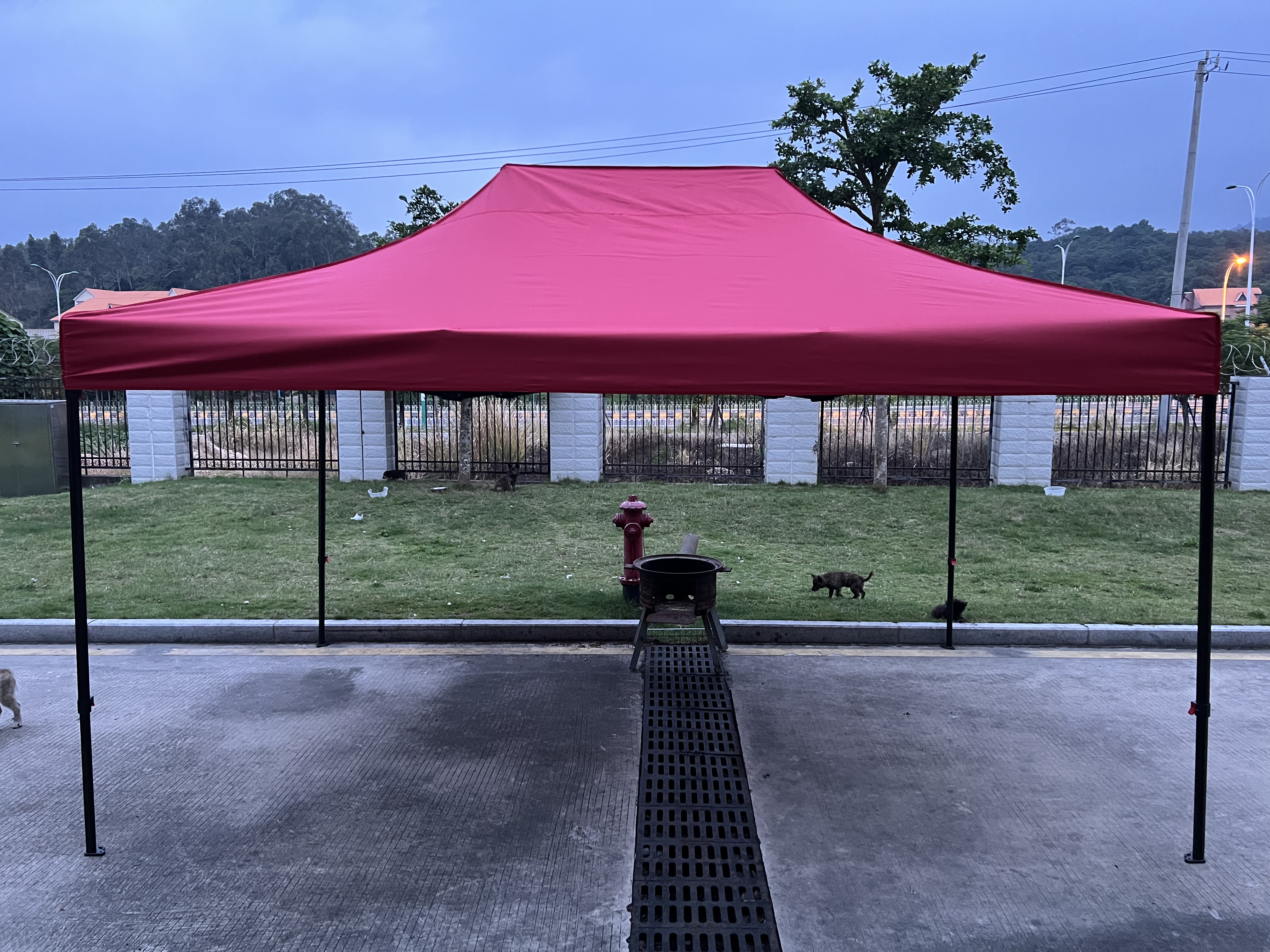 京安通 雨棚遮阳棚 户外加厚遮阳折叠式四脚太阳伞停车棚 3*4.5m红 实拍图
