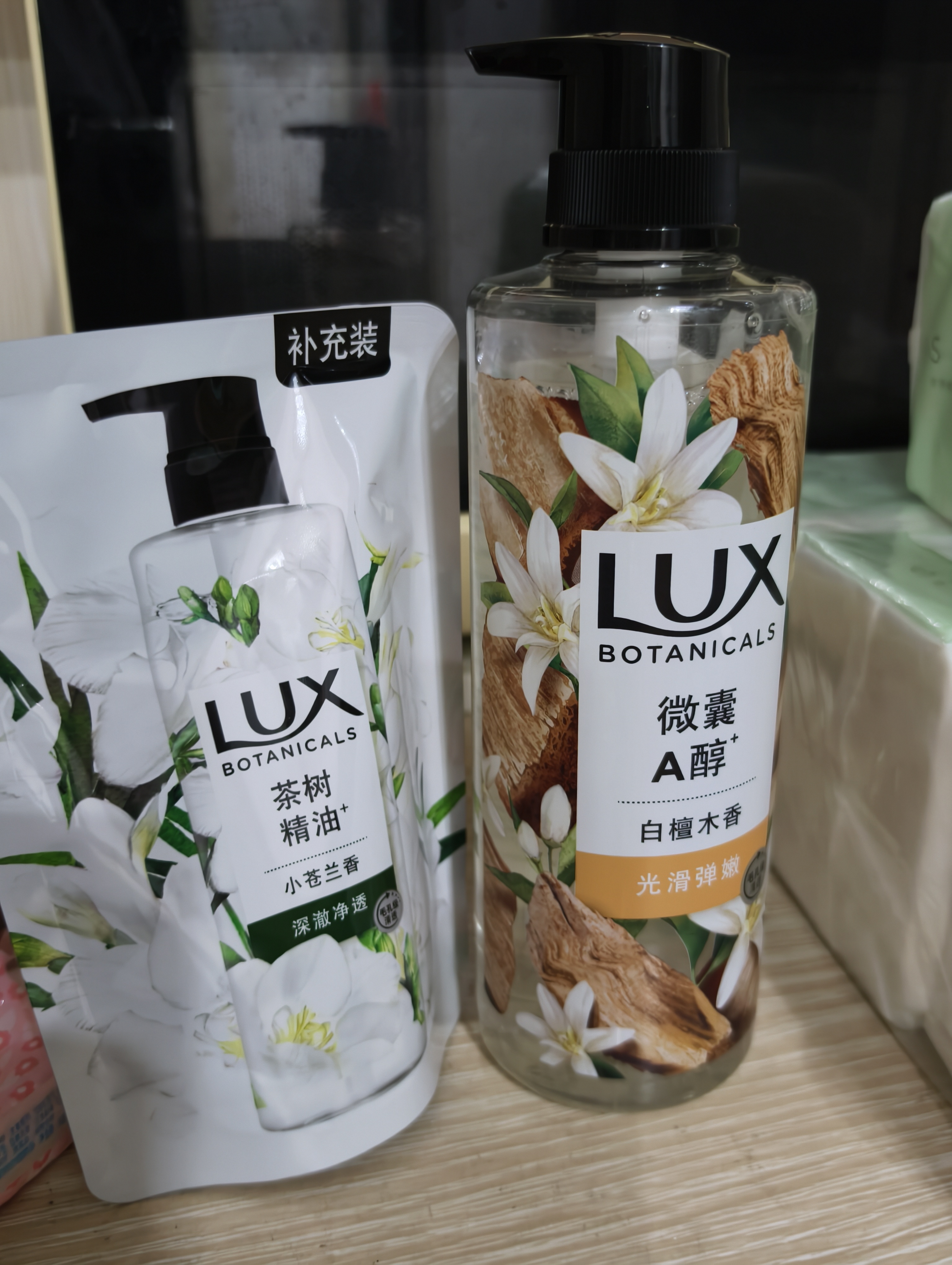 力士（LUX）植萃精油香氛沐浴露 白檀木香550g 滋润中性乌木 实拍图