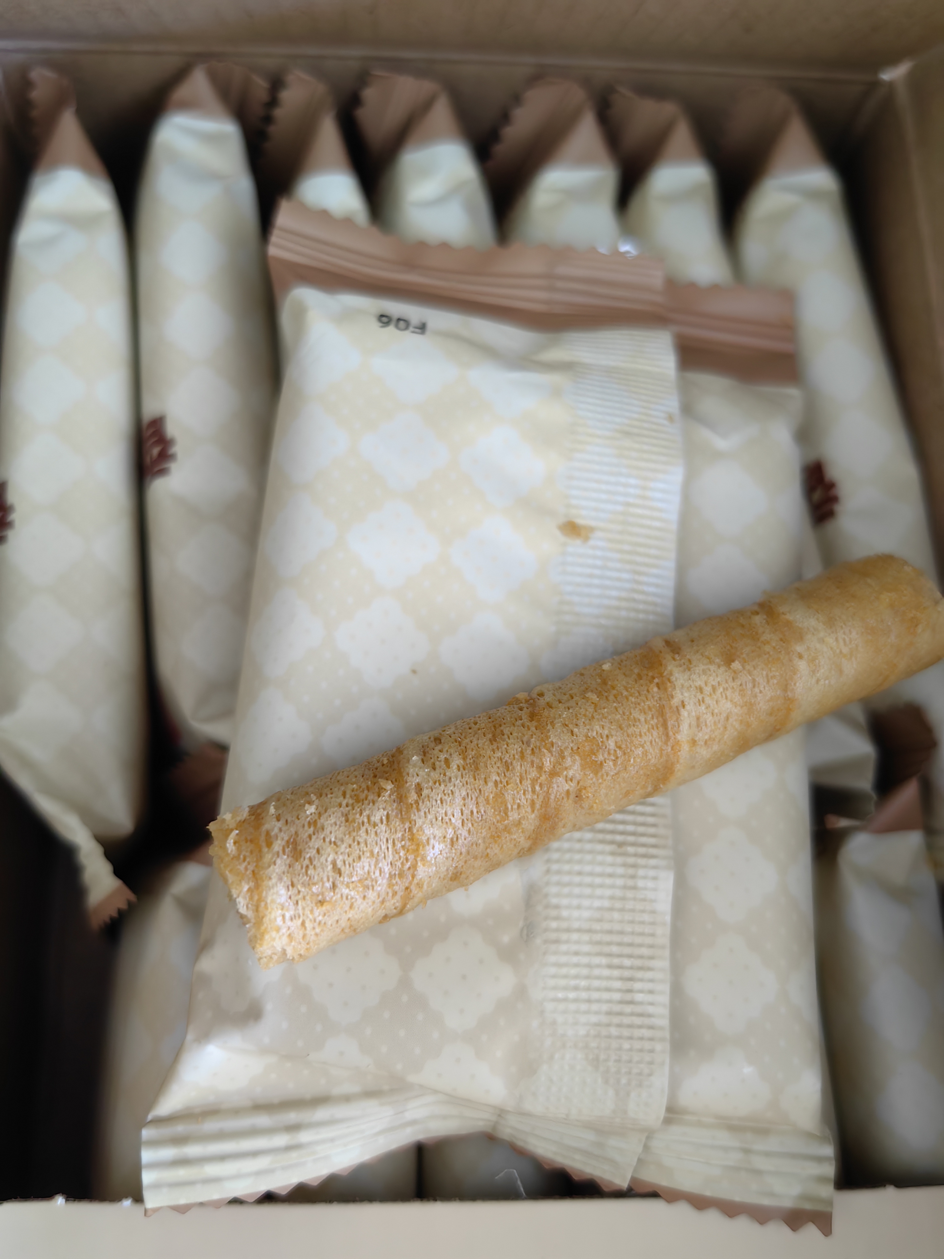 良品铺子香芋夹心蛋卷400g整箱夹心饼干办公室零食休闲小吃出游送礼 实拍图