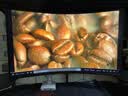 三星（SAMSUNG）37英寸 G75F 4K 165Hz HVA 1000R曲面 HDR600 超薄 护眼认证 玄龙骑士 电竞显示器 LS37FG756ECXXF 实拍图