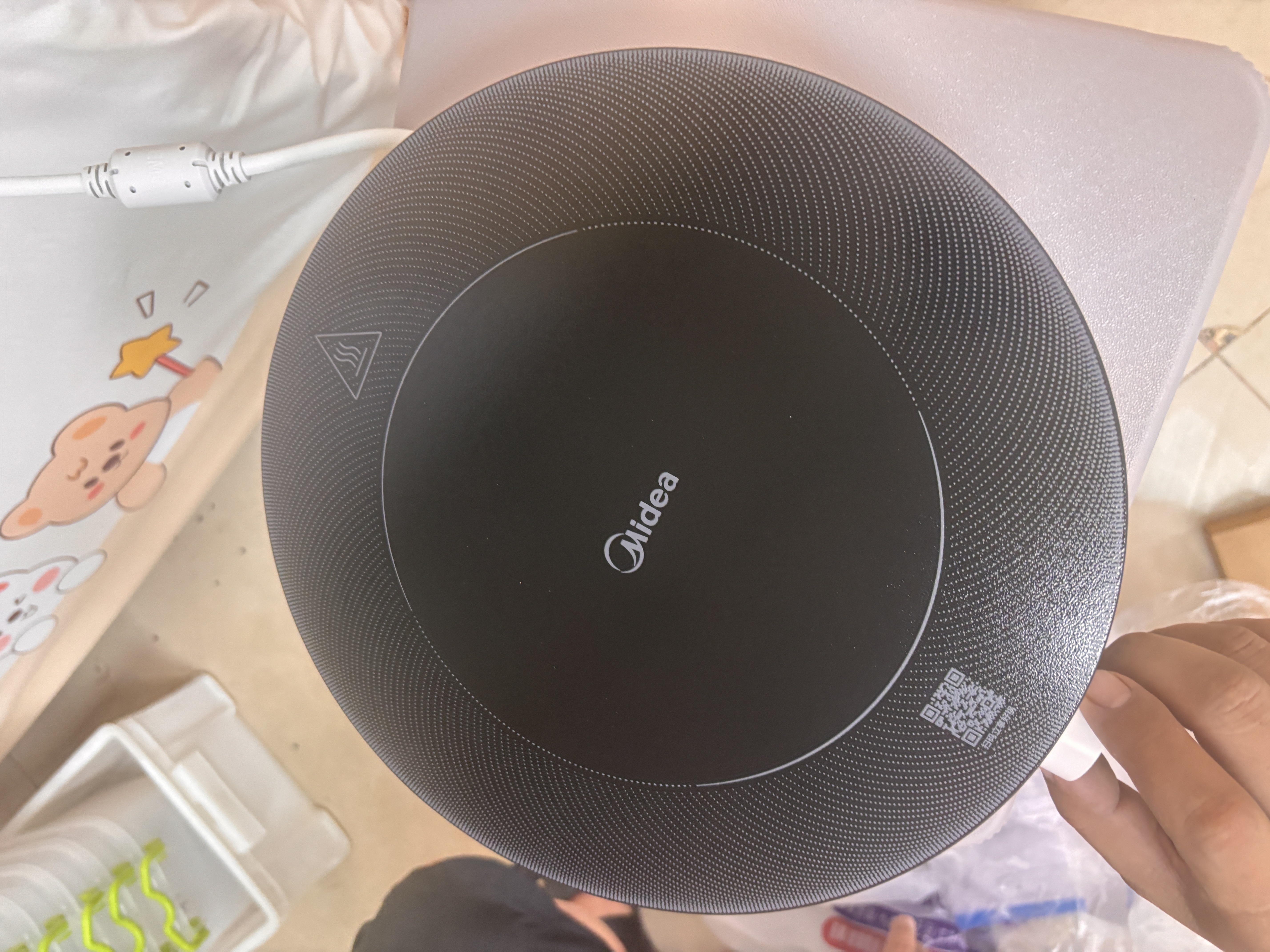 美的（Midea）电磁炉圆形无名火厨房家用多功能大功率 爆炒火锅炒菜蒸煮烧水 旋钮操控 C22-RX22H0107 实拍图