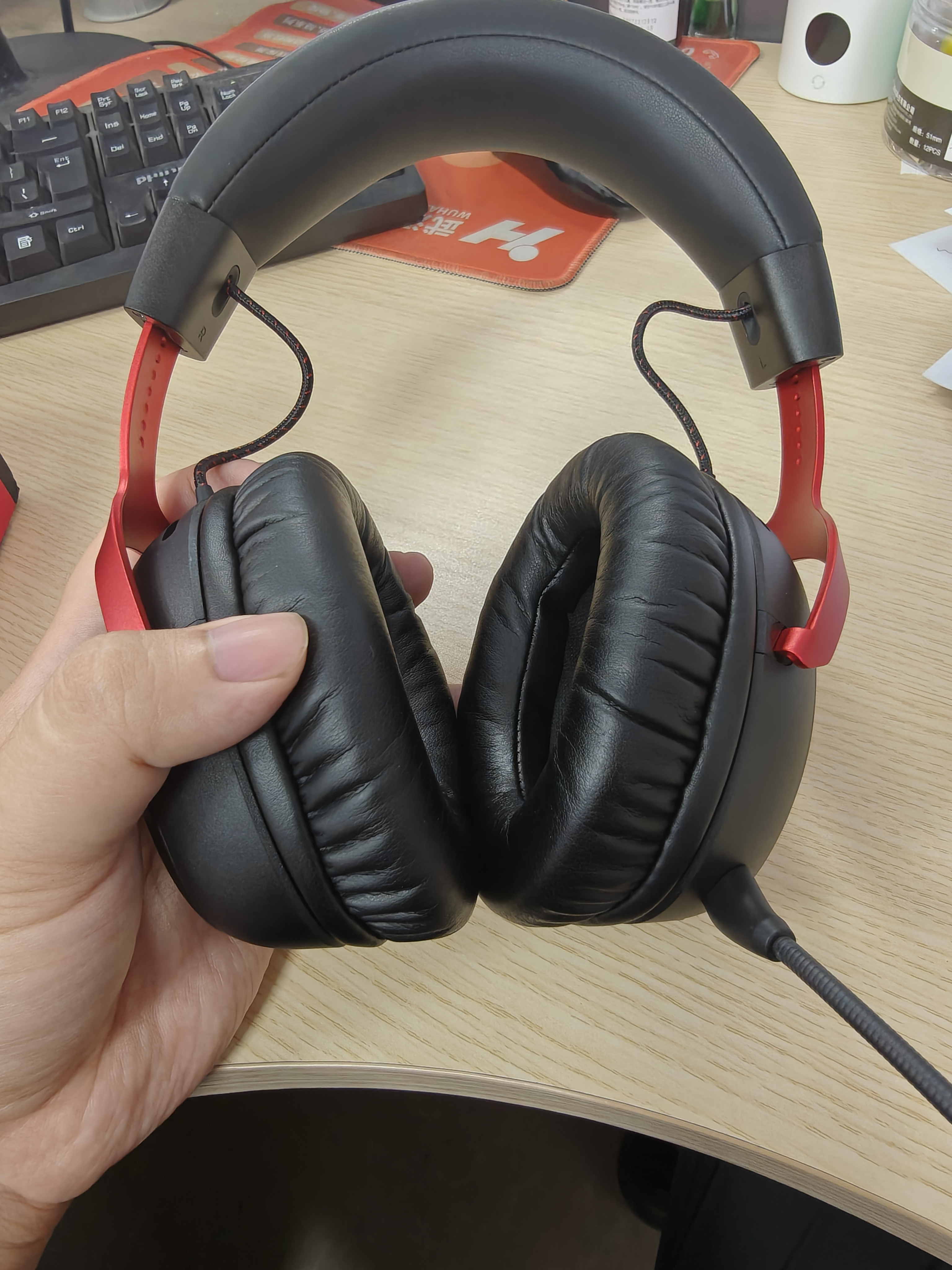 极度未知（HYPERX）飓风2飓风3系列电竞游戏耳机头戴式 fps吃鸡耳麦降噪麦克风 原金士顿cloud2电竞耳机 飓风3无线加强版 黑红【200小时长续航】 实拍图