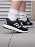 adidas CORERACER随心畅跑网面休闲跑步鞋男子阿迪达斯官方轻运动   黑/白 FX3581   40.5 实拍图