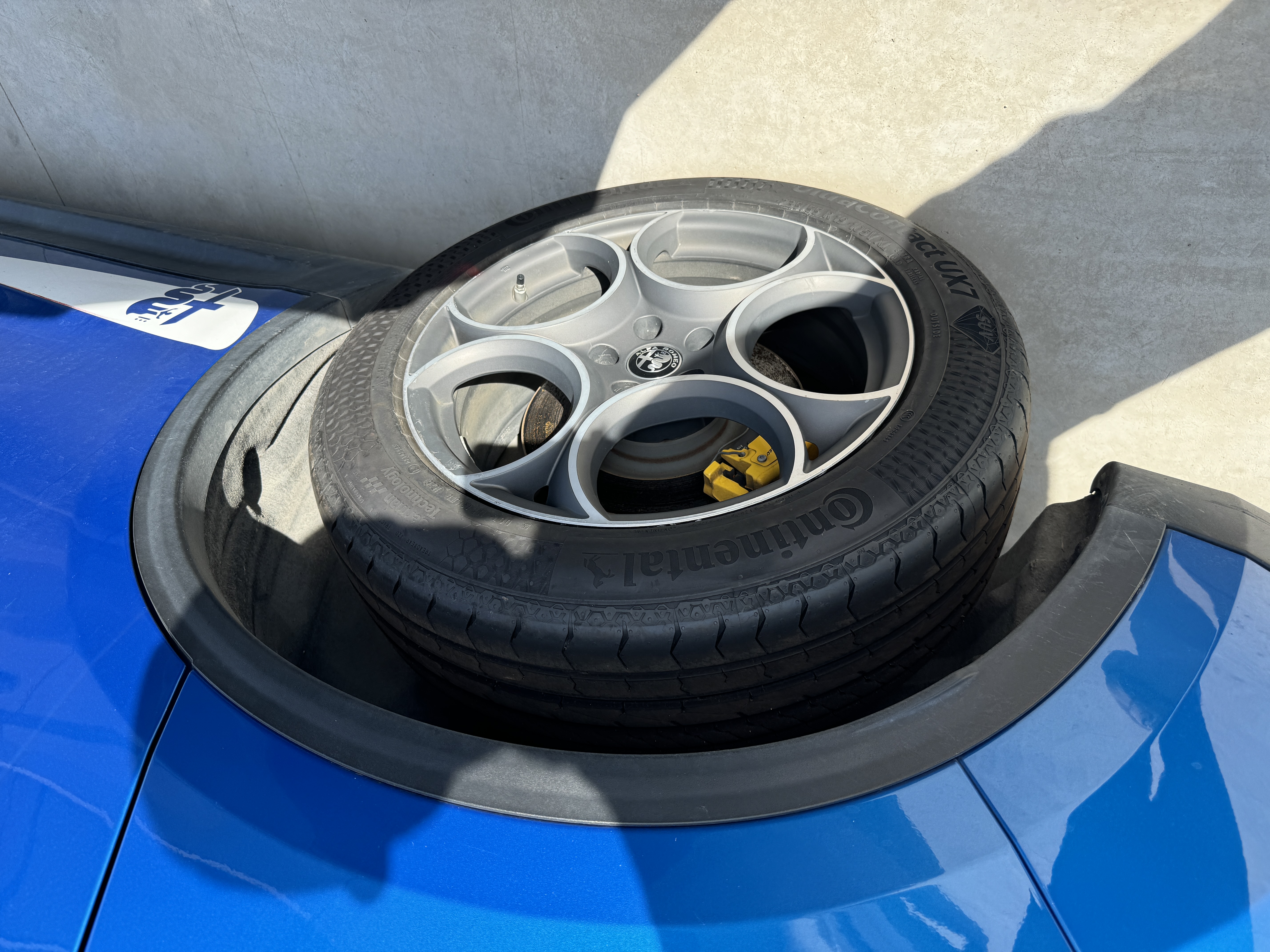 马牌（Continental）汽车轮胎  235/55R19 105V XL FR UX7 适配奔驰GLC 实拍图