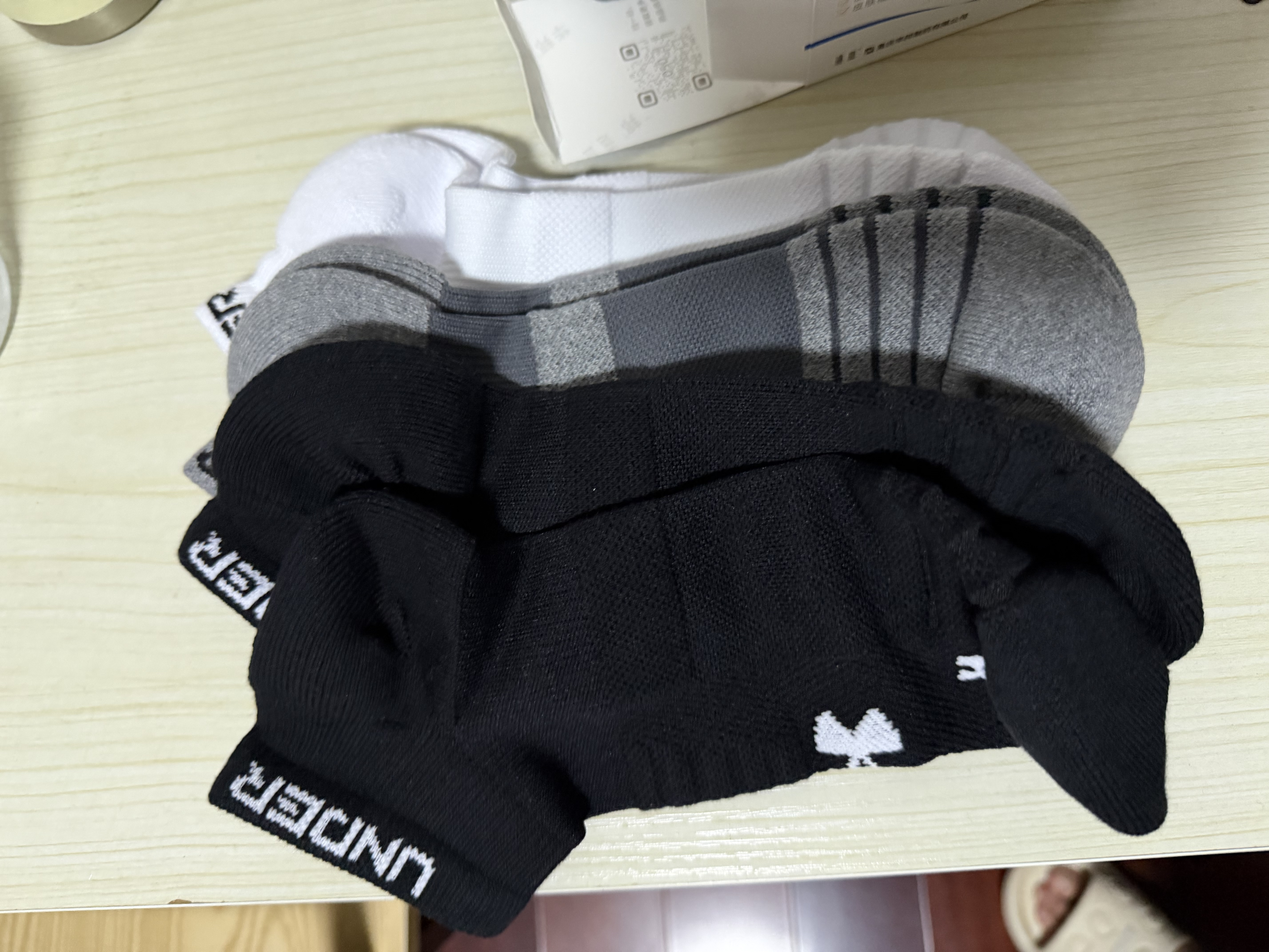 安德玛（Under Armour）袜子船袜【3双】篮羽毛球运动袜男女跑步薄款防臭毛巾短棉袜 实拍图