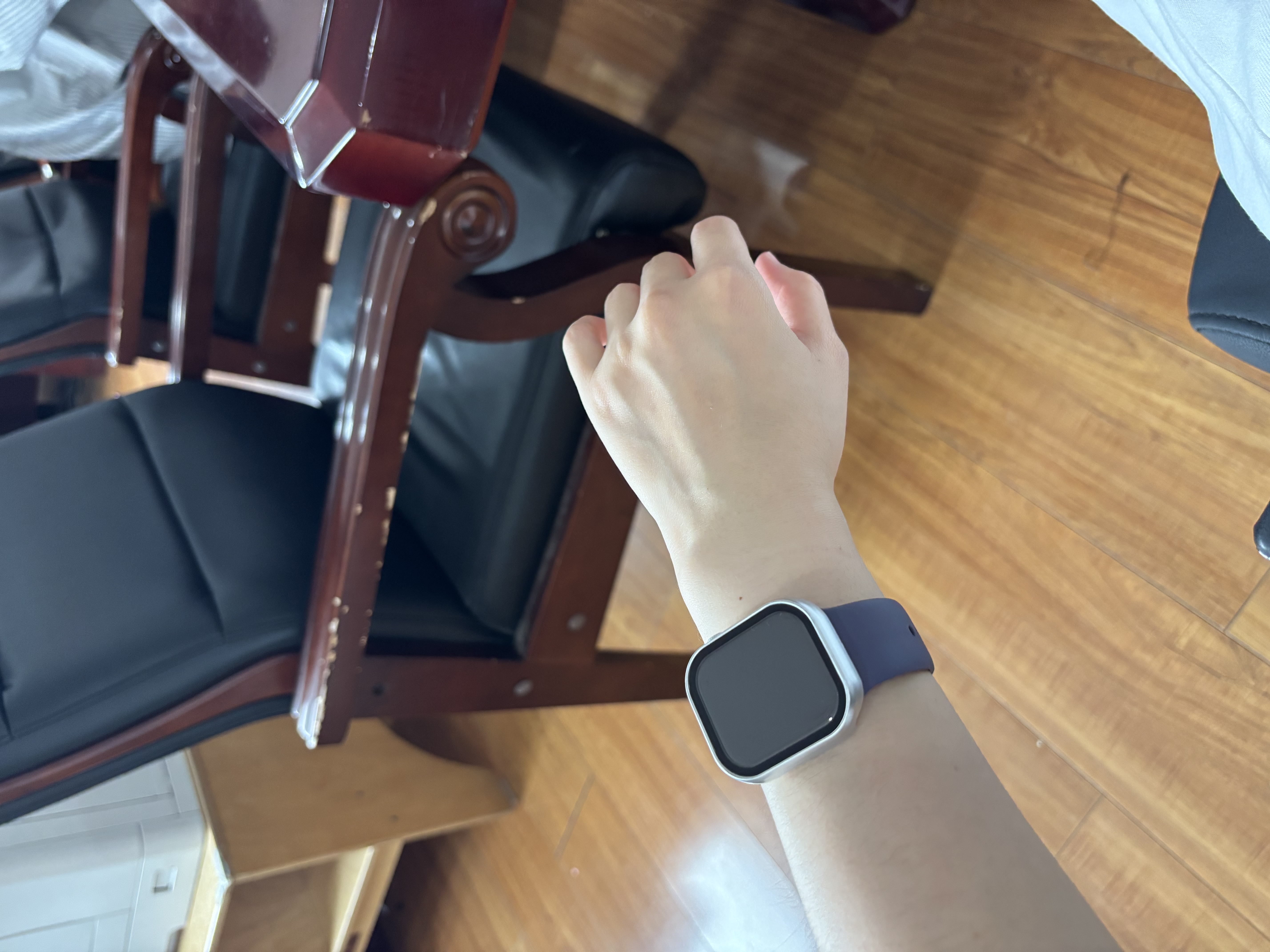 Apple/苹果 Watch S11 智能手表GPS款42毫米银色铝金属表壳雾紫色运动型表带S/M MEUT4CH/B 实拍图