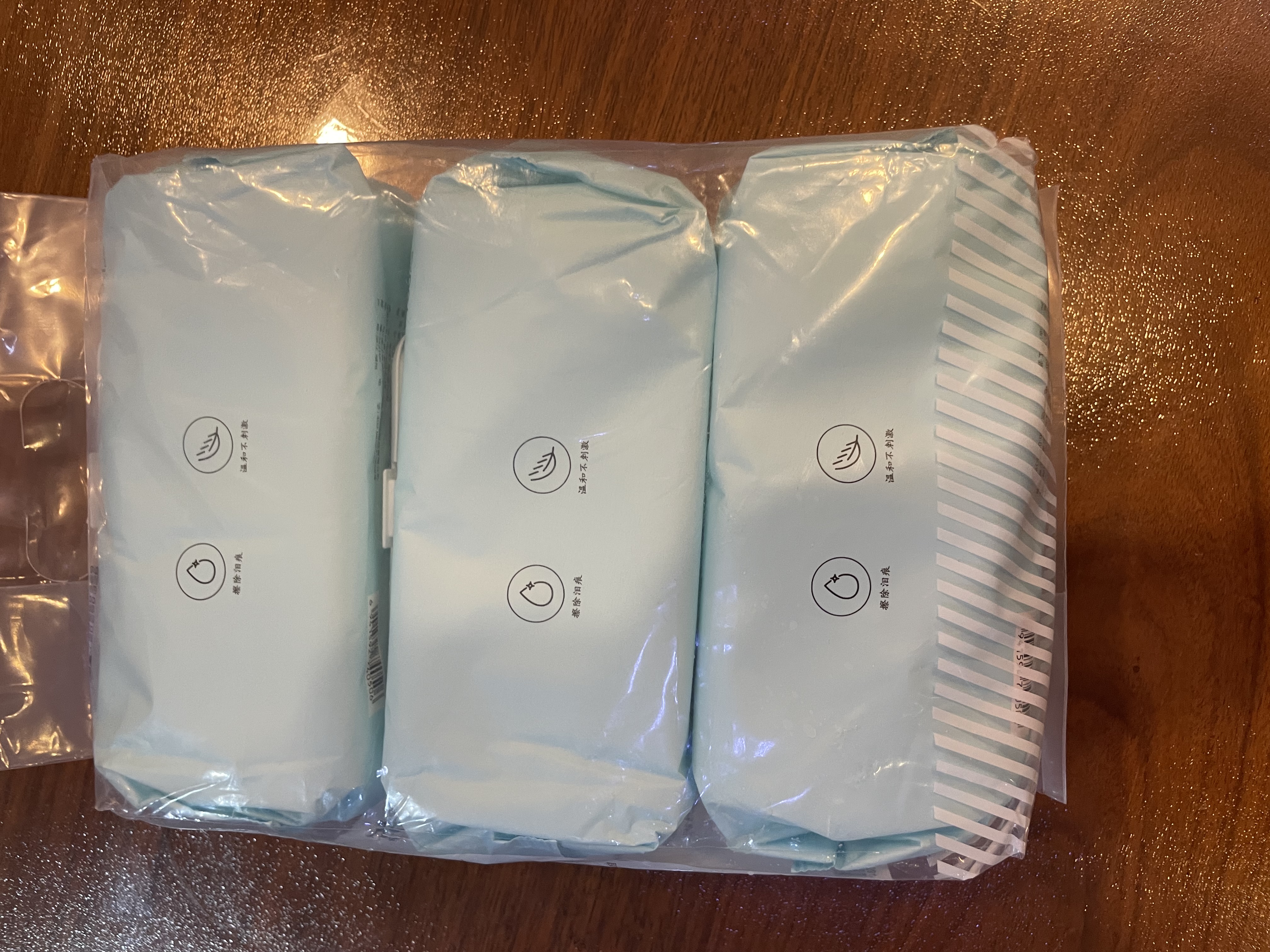 京东京造 宠物湿巾100片*3包 猫狗通用可擦泪痕 99.9%杀菌率湿纸巾 实拍图