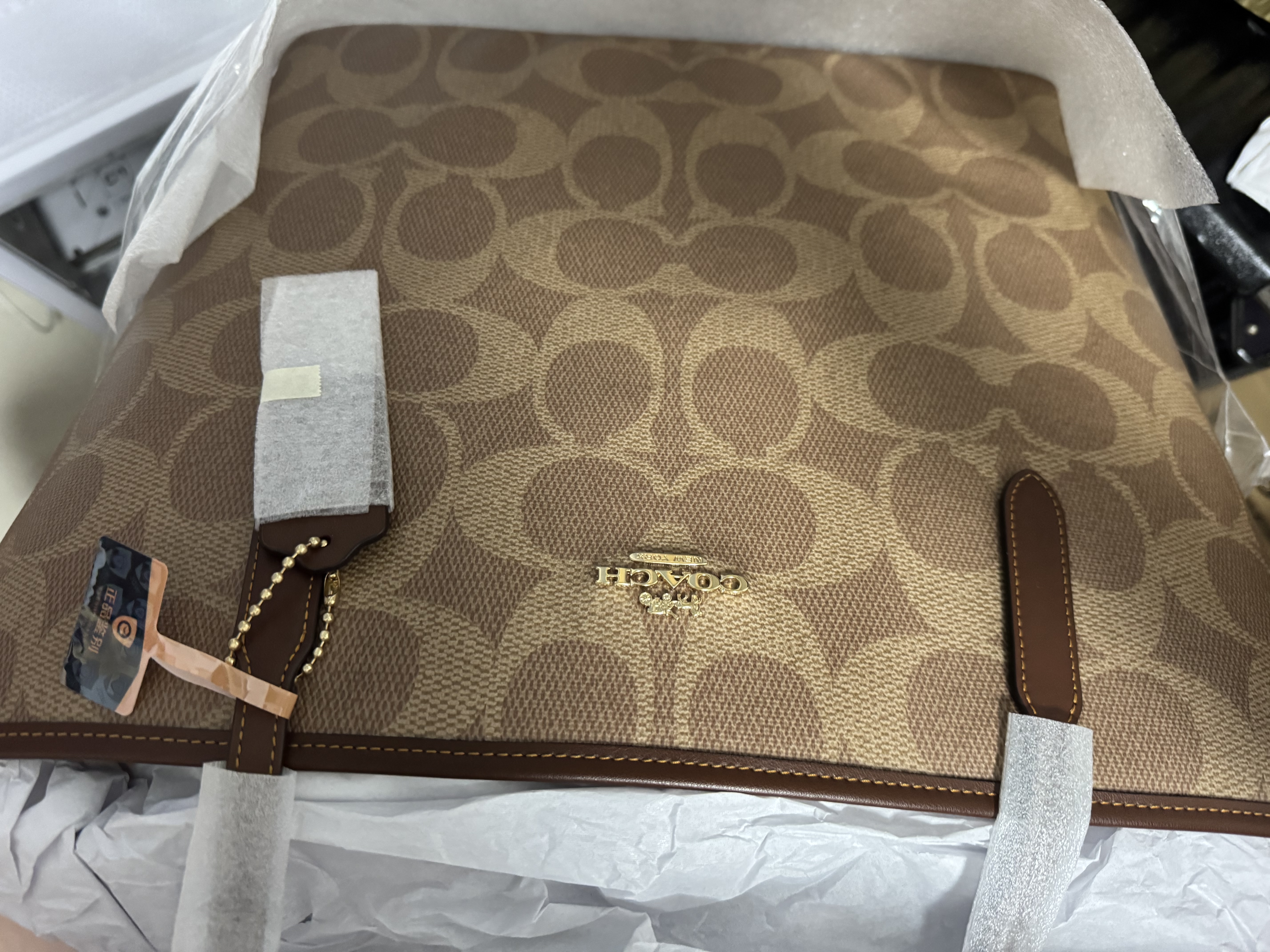 蔻驰（COACH）【品牌直供】女包CITY通勤电脑包托特包棕CCD66 生日礼物送女友 实拍图