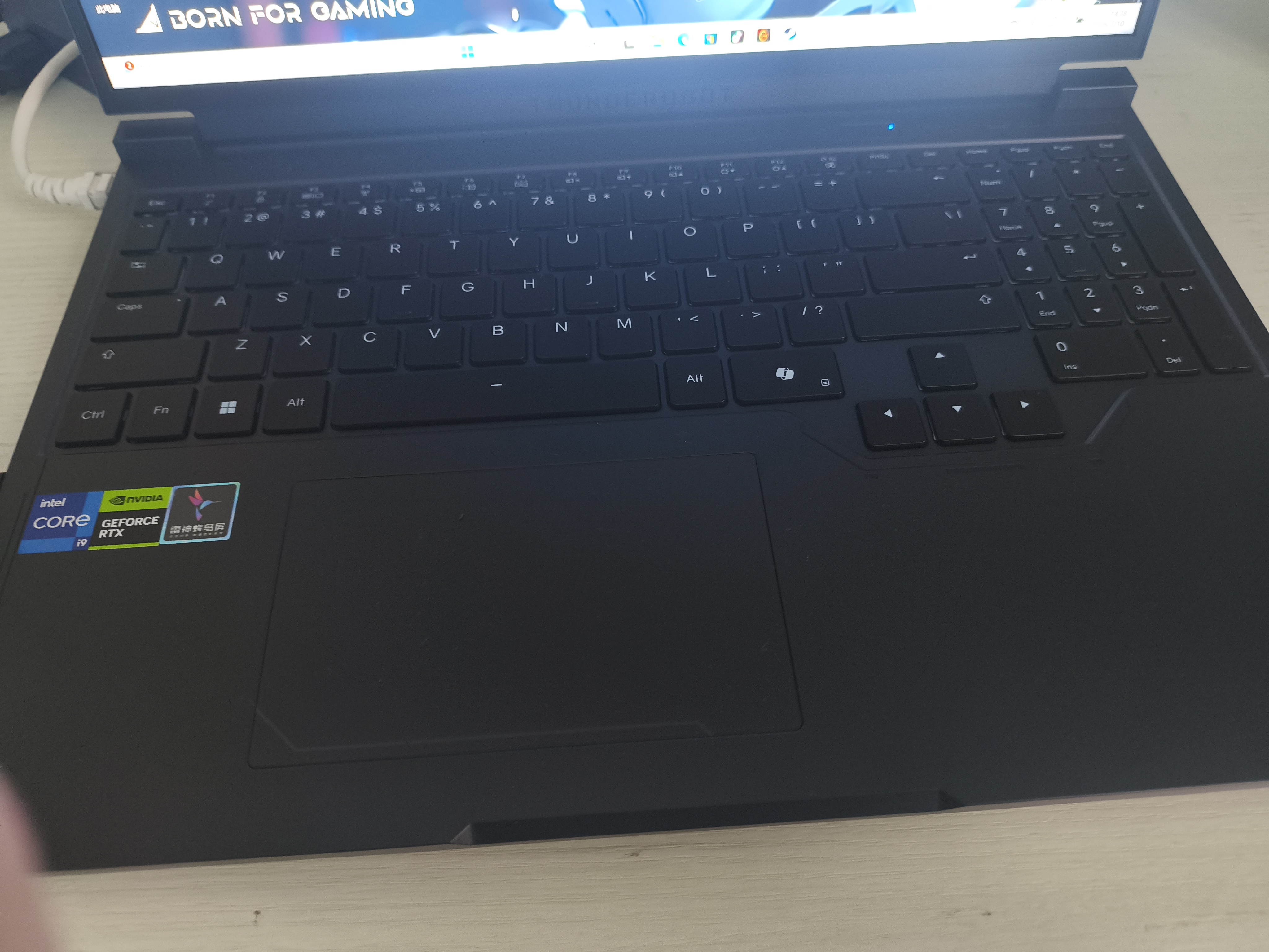 雷神猎刃S 16英寸游戏本笔记本电脑（英特尔酷睿i9HX RTX5070Ti 16G 1T）国家政府补贴 实拍图