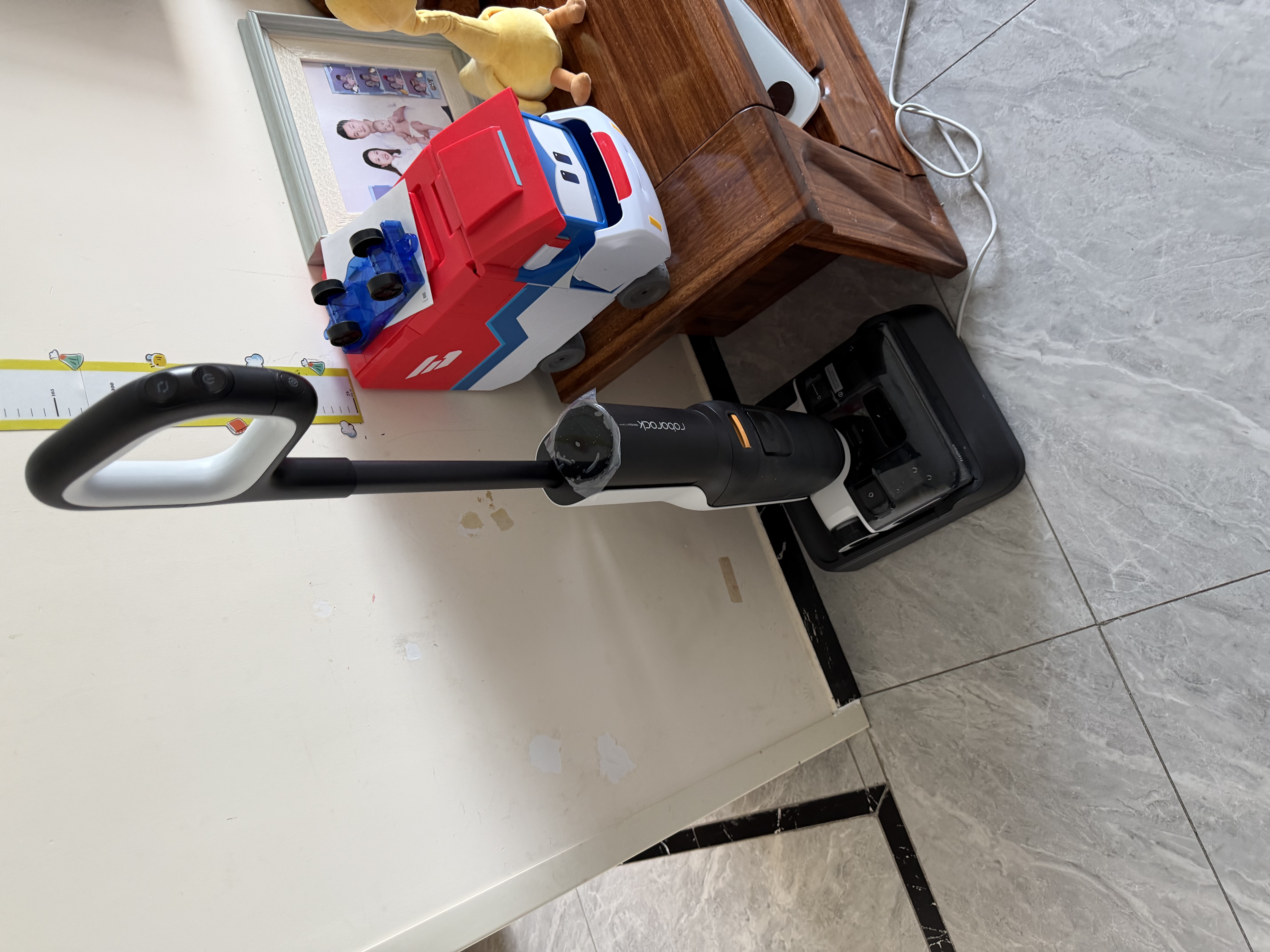 石头（roborock）A30 Pro2.0 洗地机 智能吸拖洗一体机 家用扫地无线电动拖把手持超薄180°平躺 0缠毛 A30 Pro（全向助力） 实拍图