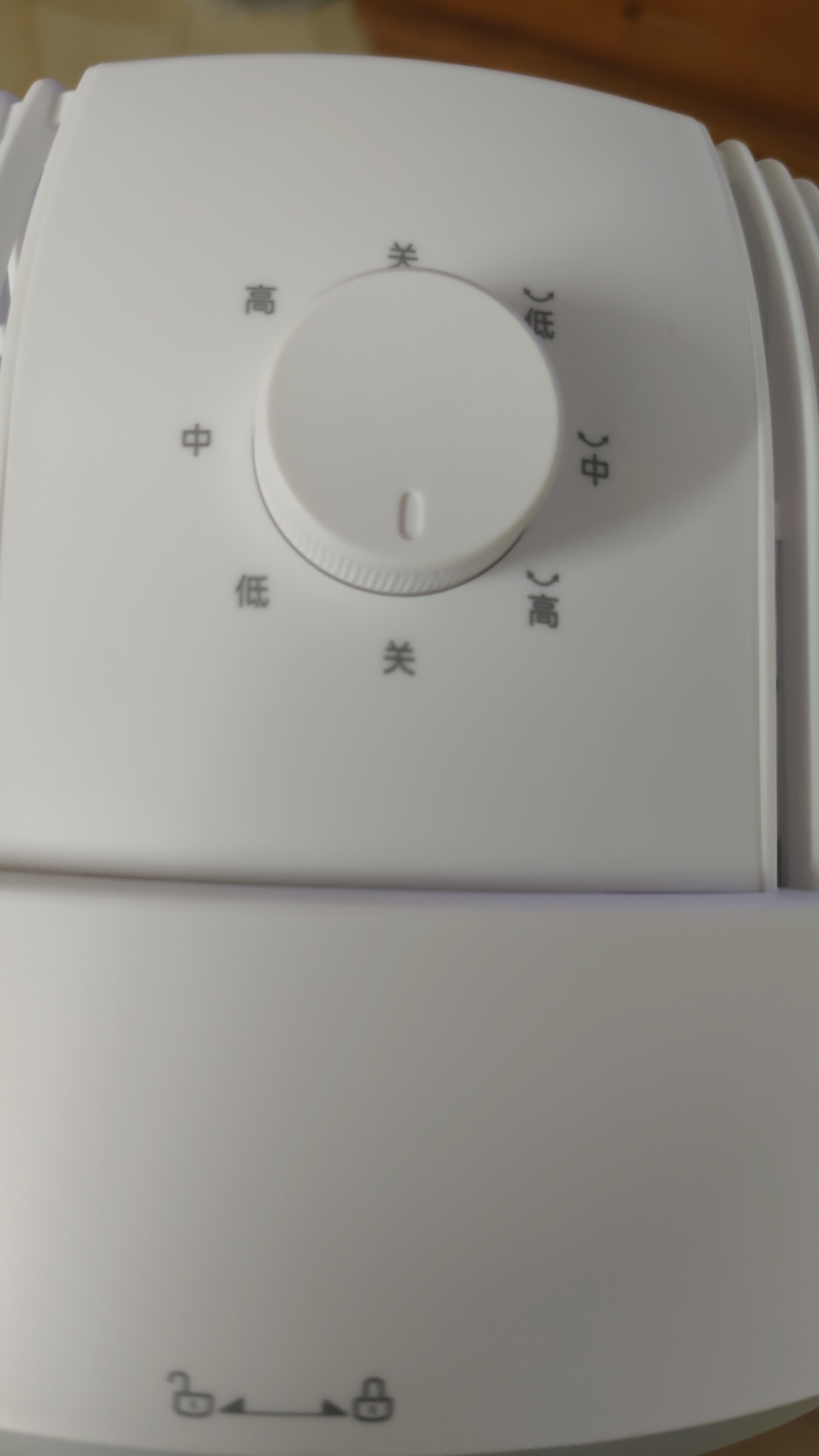 美的（Midea）【暴风循环】空气循环扇大风量电风扇落地扇轻音家用台式摇头卧室节能小风扇柔风轻羽扇 FGA24TQ 实拍图