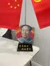 红旗摆件家用客厅装饰品办公室国旗党旗办公桌会议室五星红旗摆件 黑底大号旗帜（毛爷爷天天向上）高约38cm 实拍图