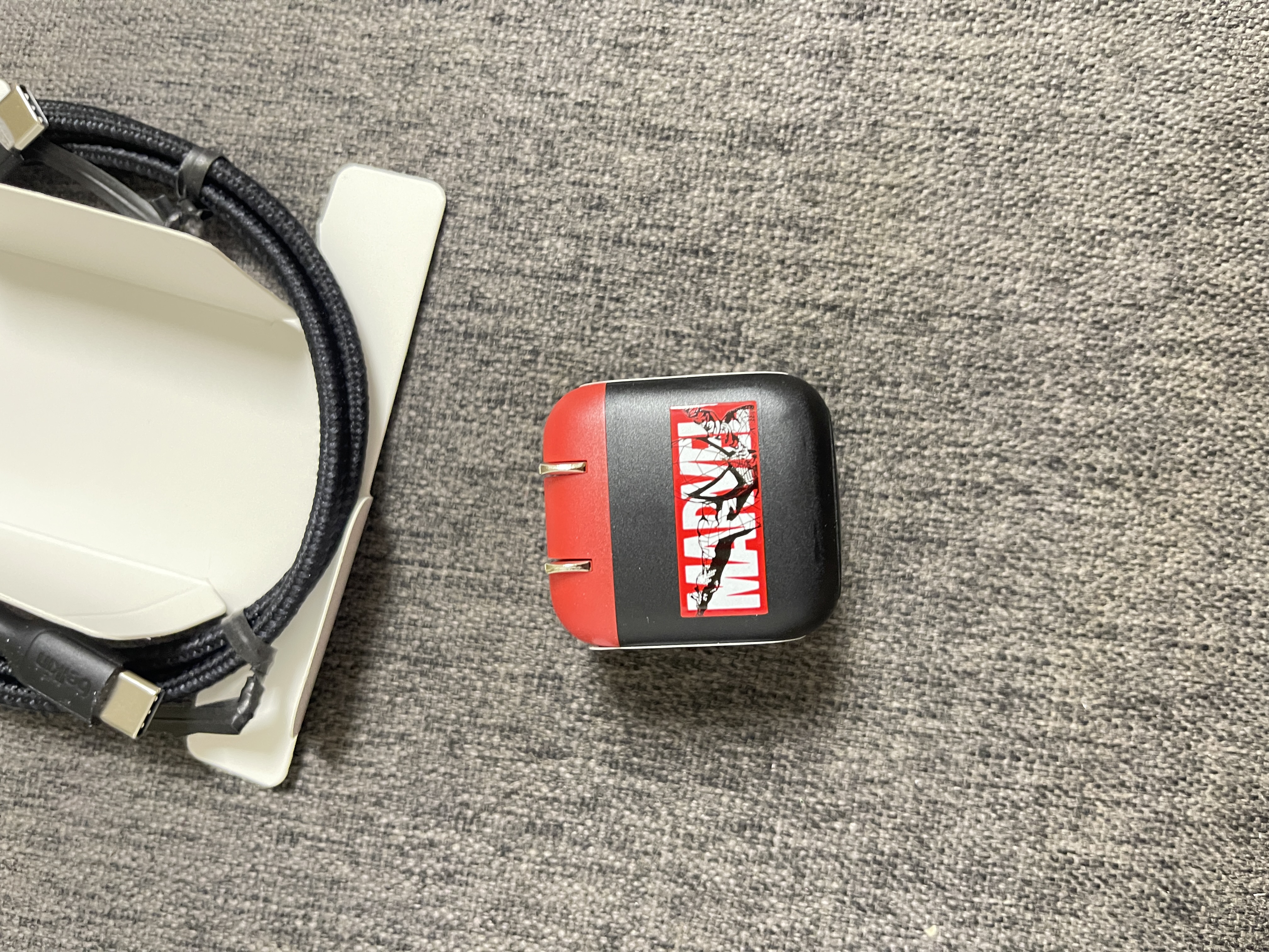 贝尔金（BELKIN）苹果充电器 超小45W快充头 小冰块苹果17手机充电头 usb-c数据线 type-c充电器 漫威款套装 实拍图