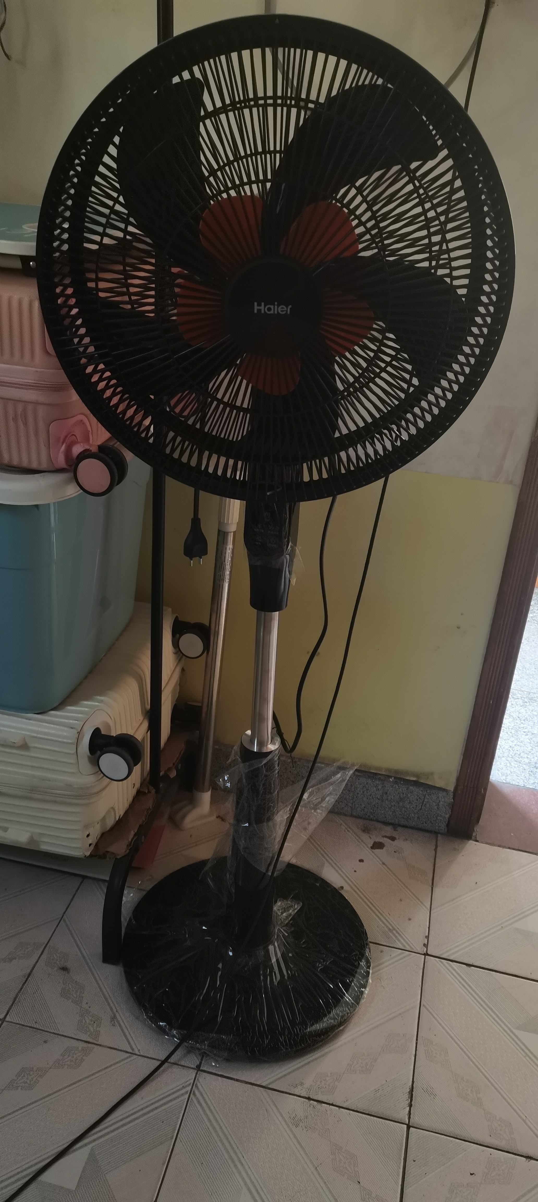 海尔（Haier）电风扇落地扇家用10叶大风量轻音大尺寸风扇京东自营语音智控摇头定时立式宿舍电扇HFS-Y4026AU9 实拍图