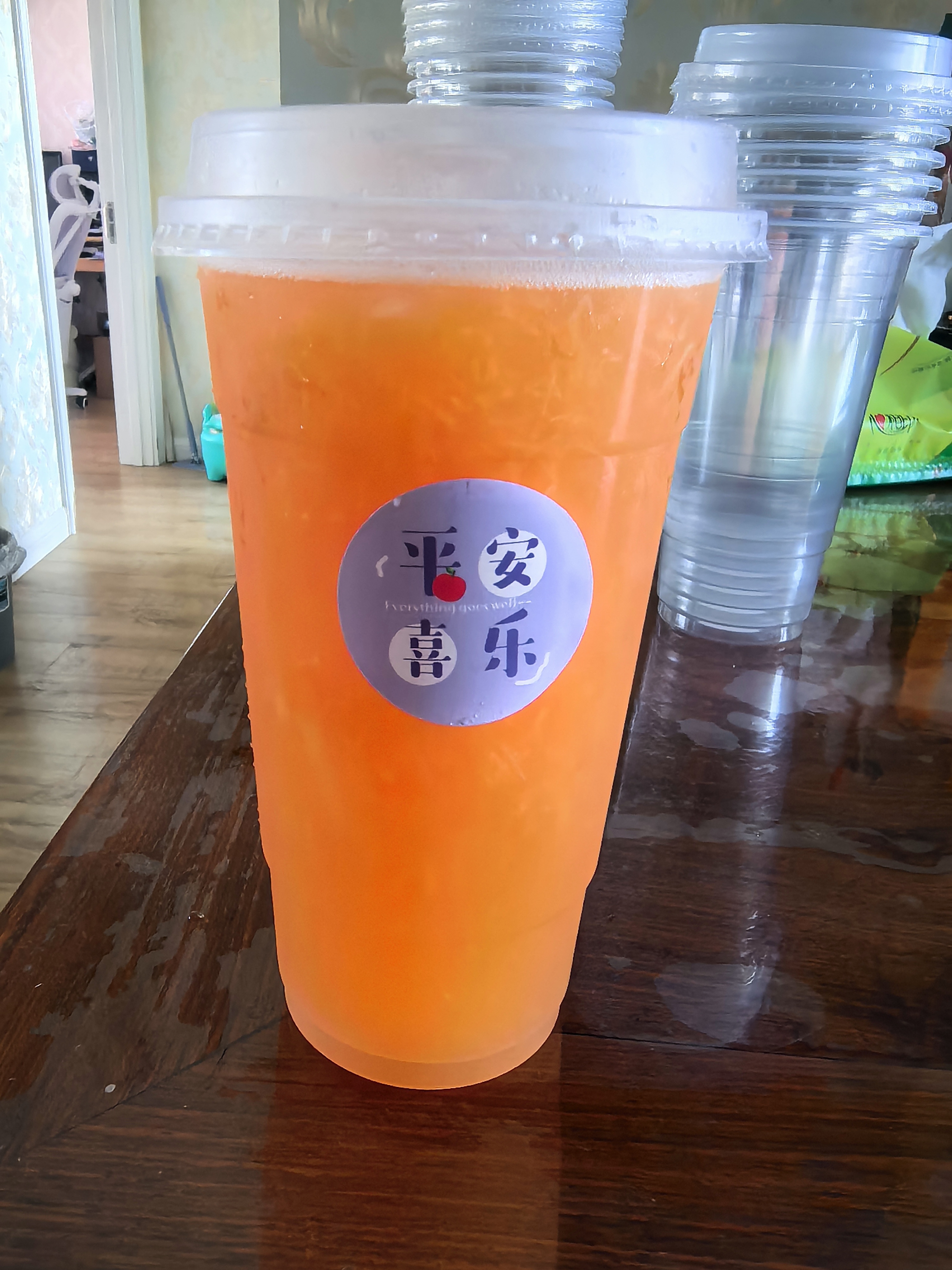 美丽雅 奶茶杯一次性饮料杯650ml*20套 塑料咖啡杯带盖奶茶冷饮果汁杯子 实拍图