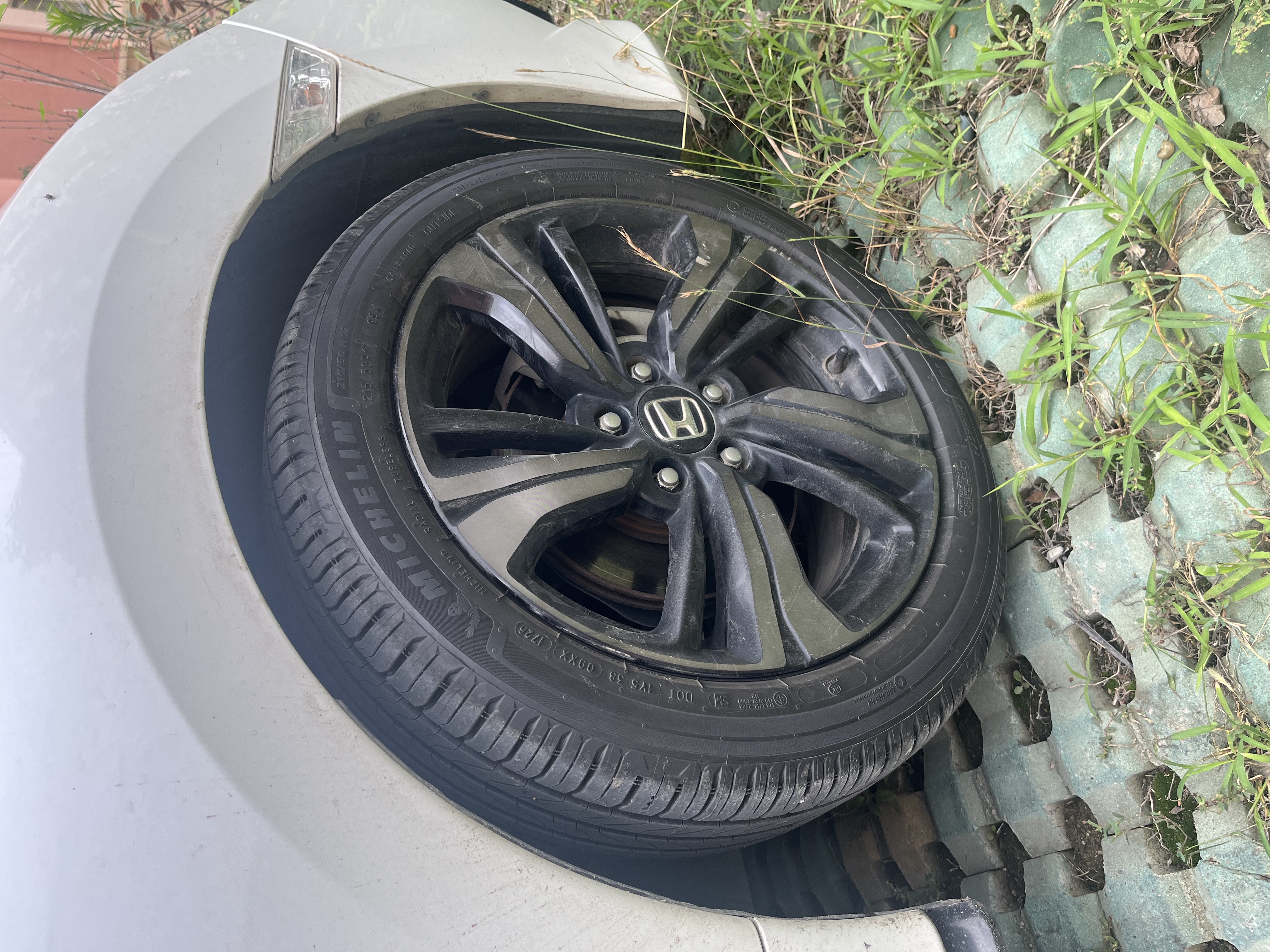 米其林轮胎(Michelin) 浩悦5 PRIMACY 5 215/50R17 95W 适配标致408杰德思域 汽车轮胎 实拍图