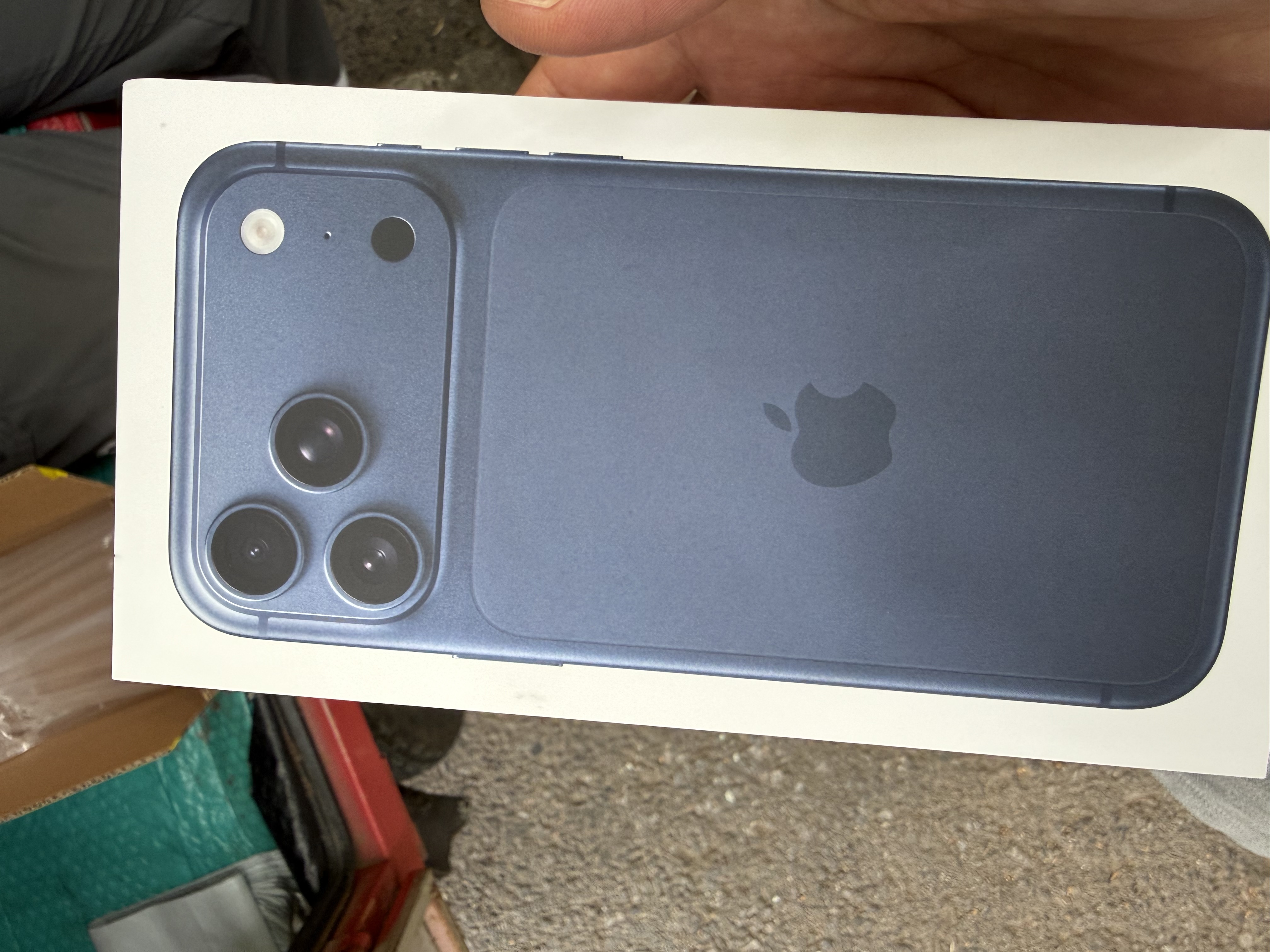Apple/苹果【需签收激活】iPhone 17 Pro Max 1TB 深蓝色 支持移动联通电信5G 双卡双待手机 实拍图