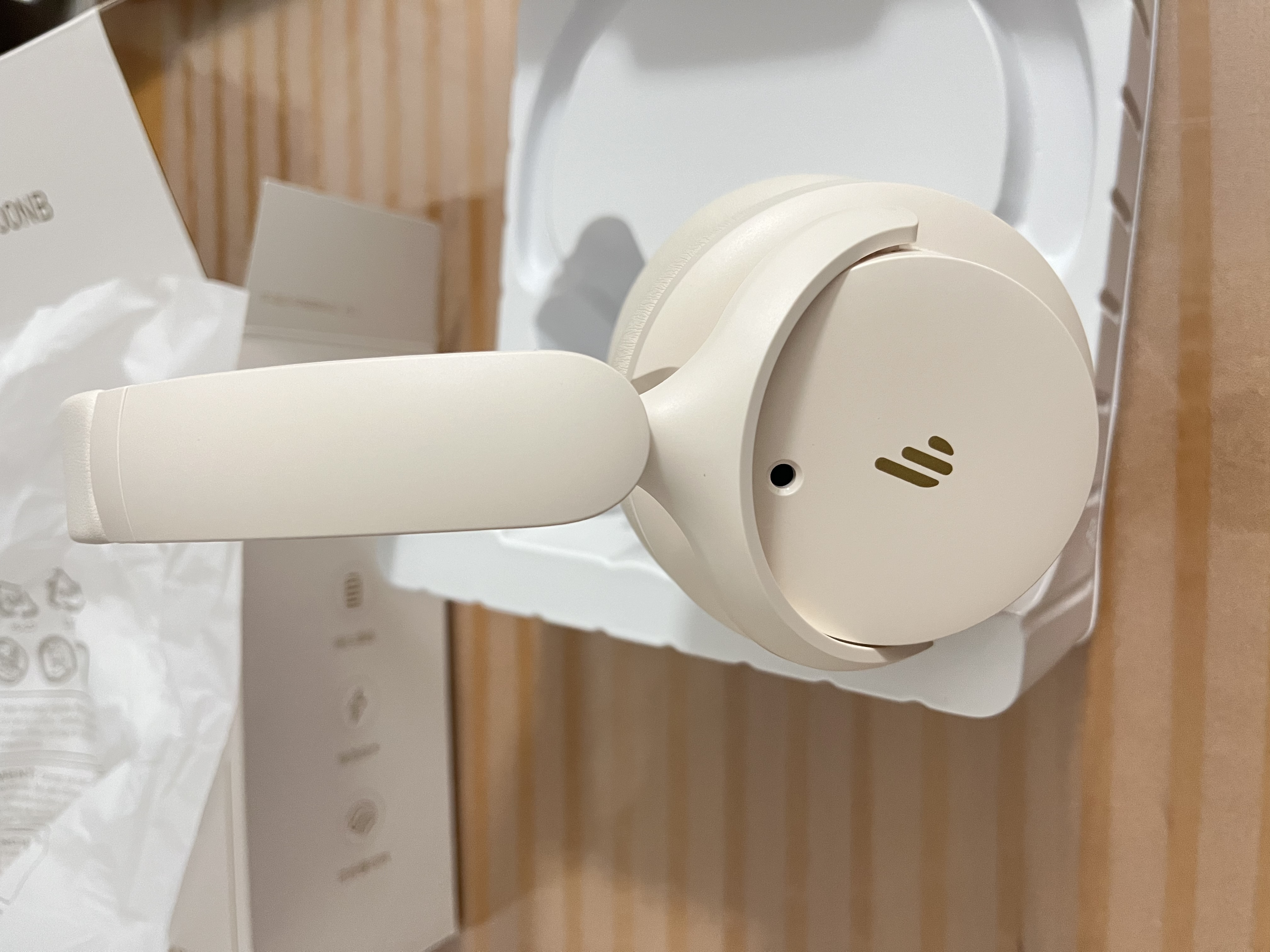漫步者（EDIFIER）Fit900NB头戴式耳机蓝牙无线主动降噪6.0超长续航手机电脑游戏音乐耳麦通话送男女友学生礼物 云岩白 实拍图