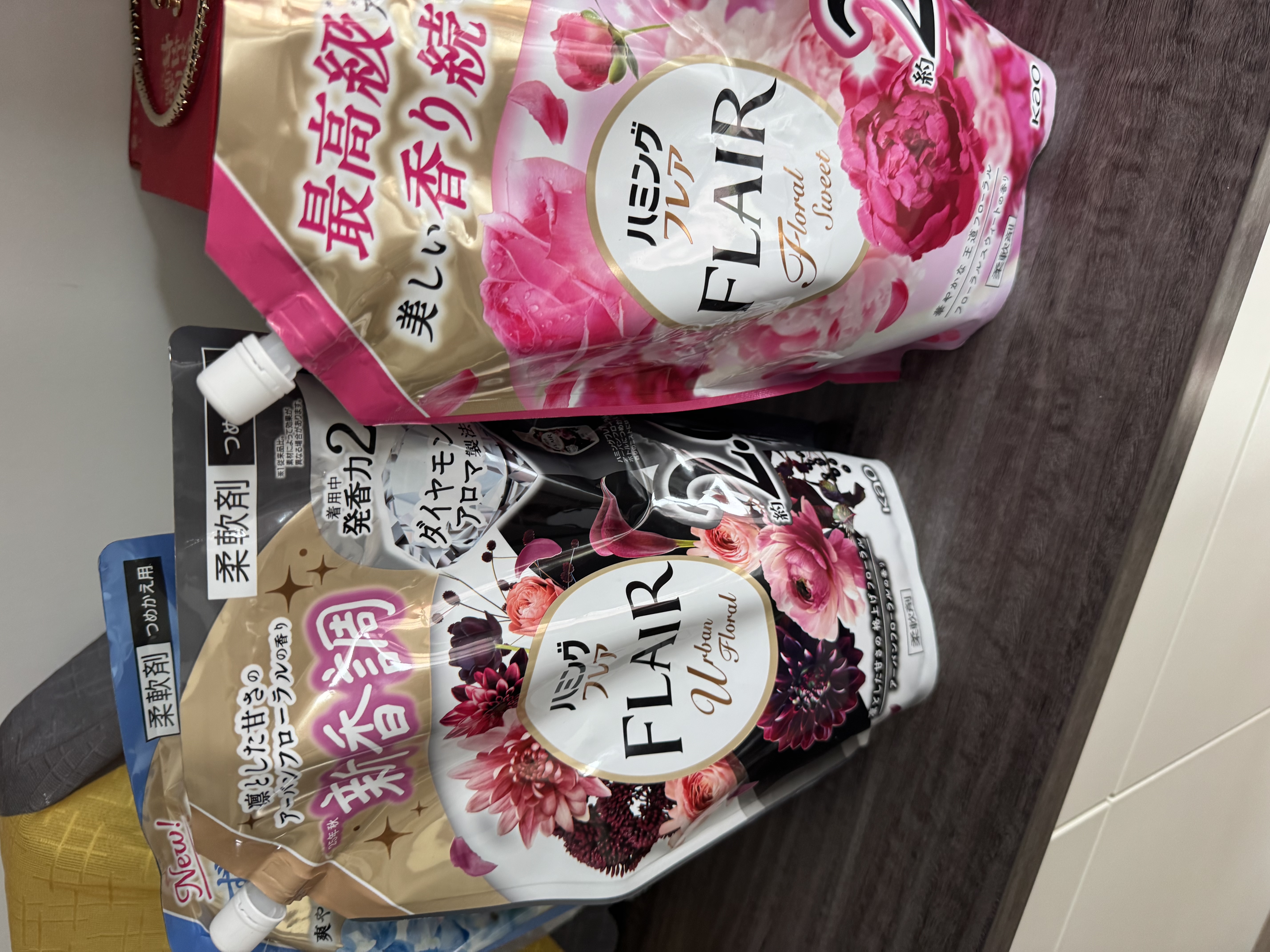 花王（KAO）衣物柔顺剂大容量900g 香氛持久留香防皱去除静电衣服柔软剂 实拍图