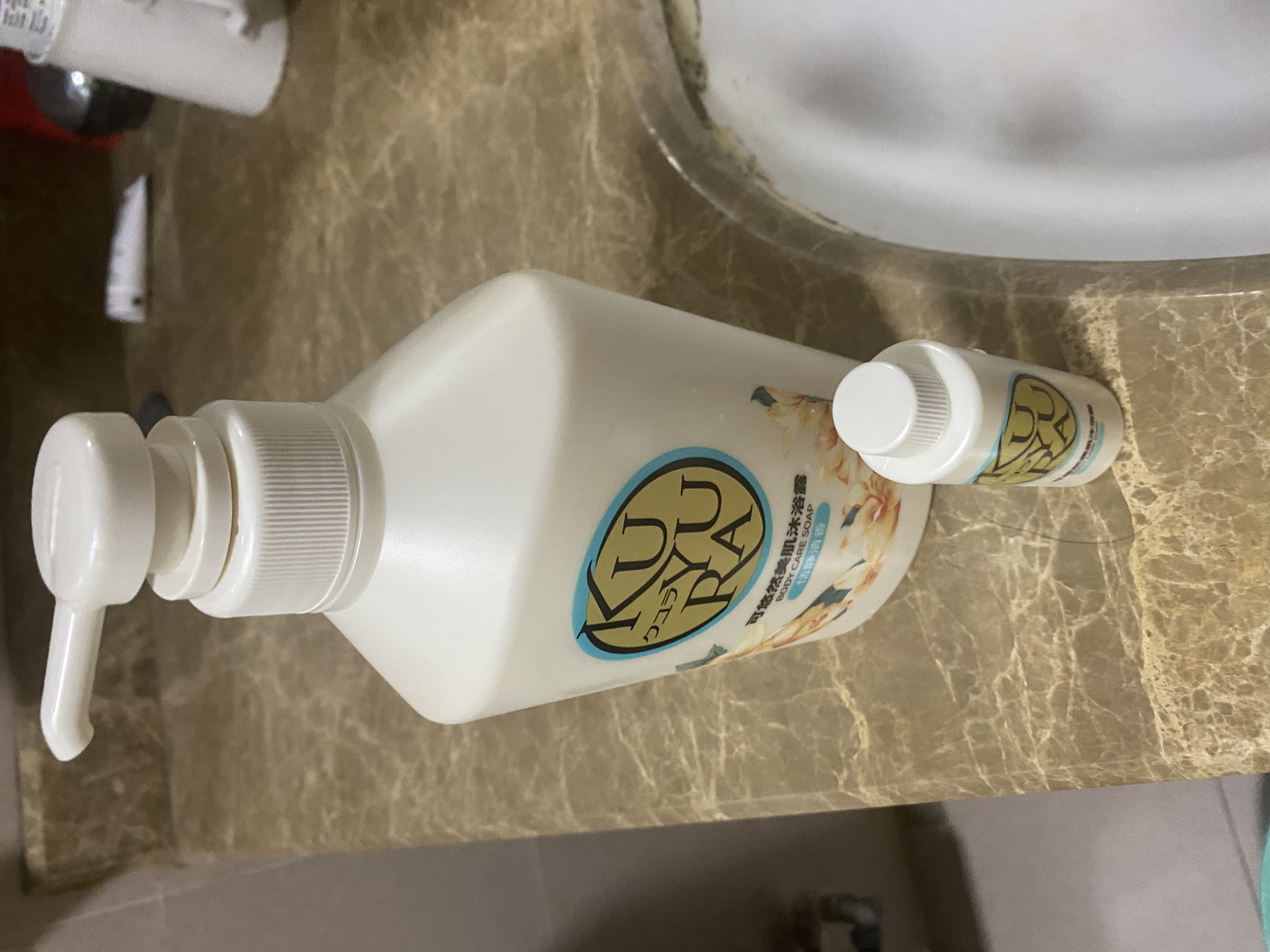 可悠然沐浴露大黄瓶550ml 美肌香氛滋润保湿 男女通用持久留香沐浴乳 实拍图