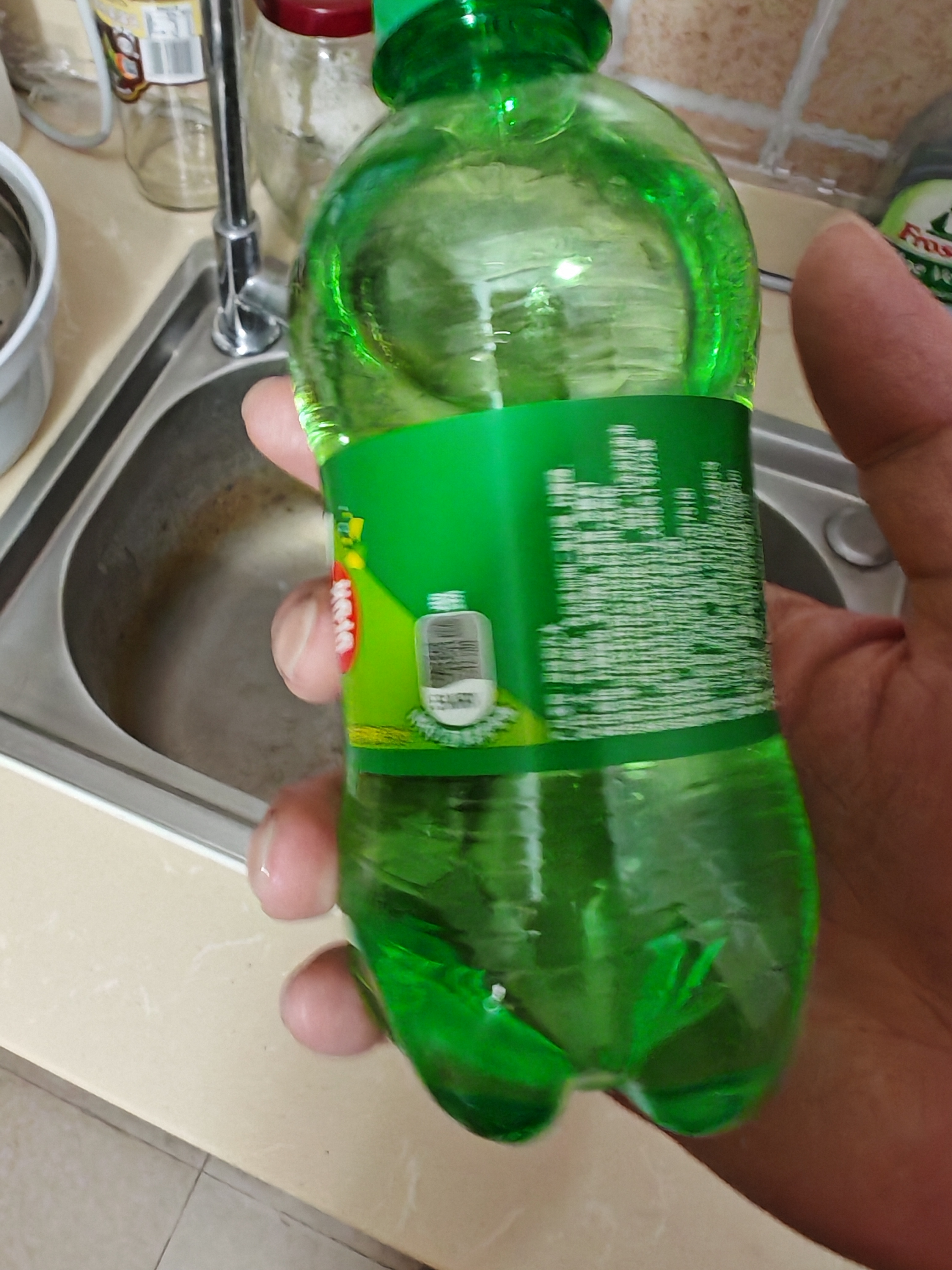 百事可乐七喜7UP 柠檬味 碳酸饮料汽水 300ml*12瓶 整箱装 便携小瓶 实拍图