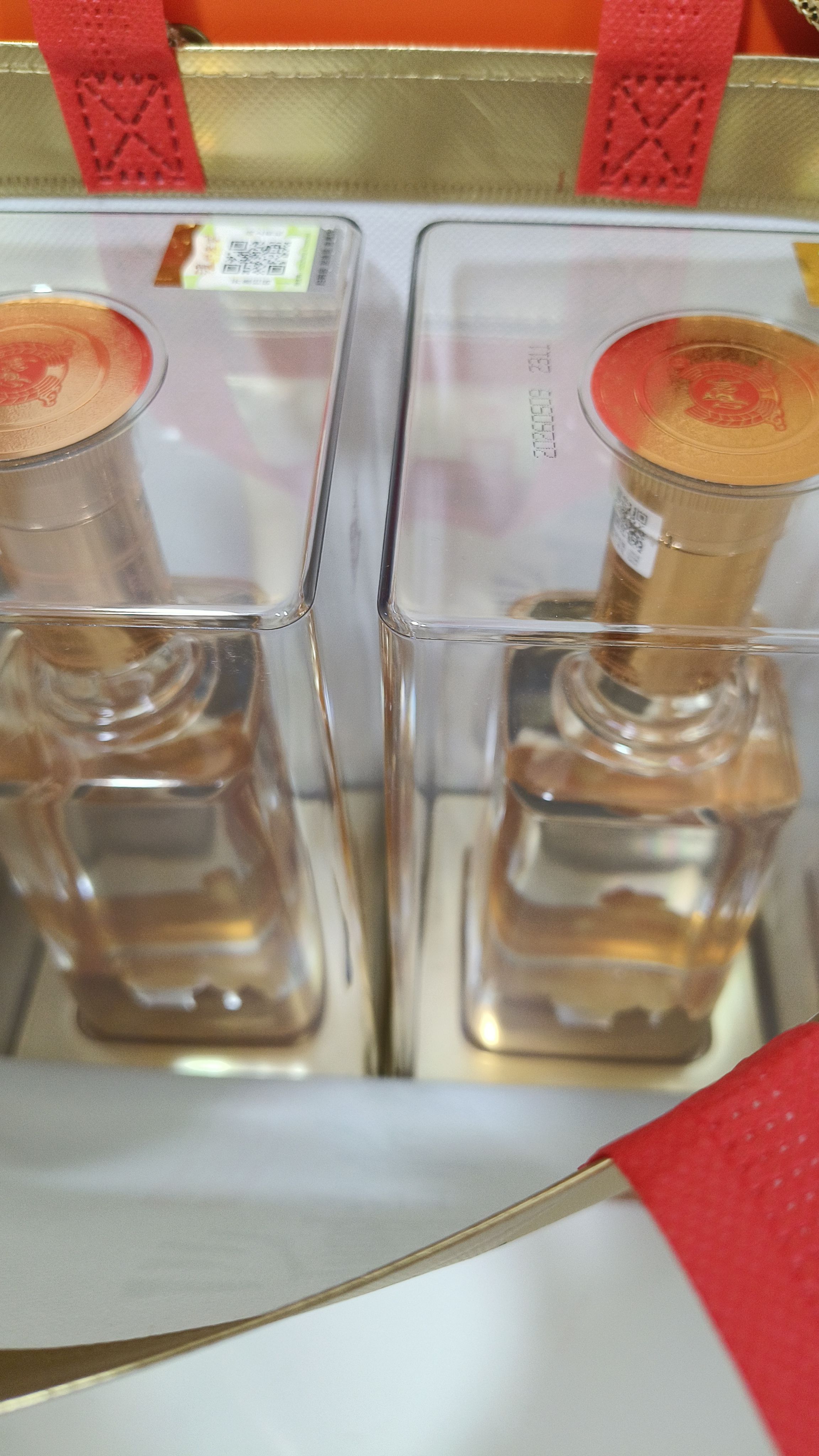 泸州老窖头曲晶彩 浓香型白酒 52度500ml*6瓶 整箱装 实拍图
