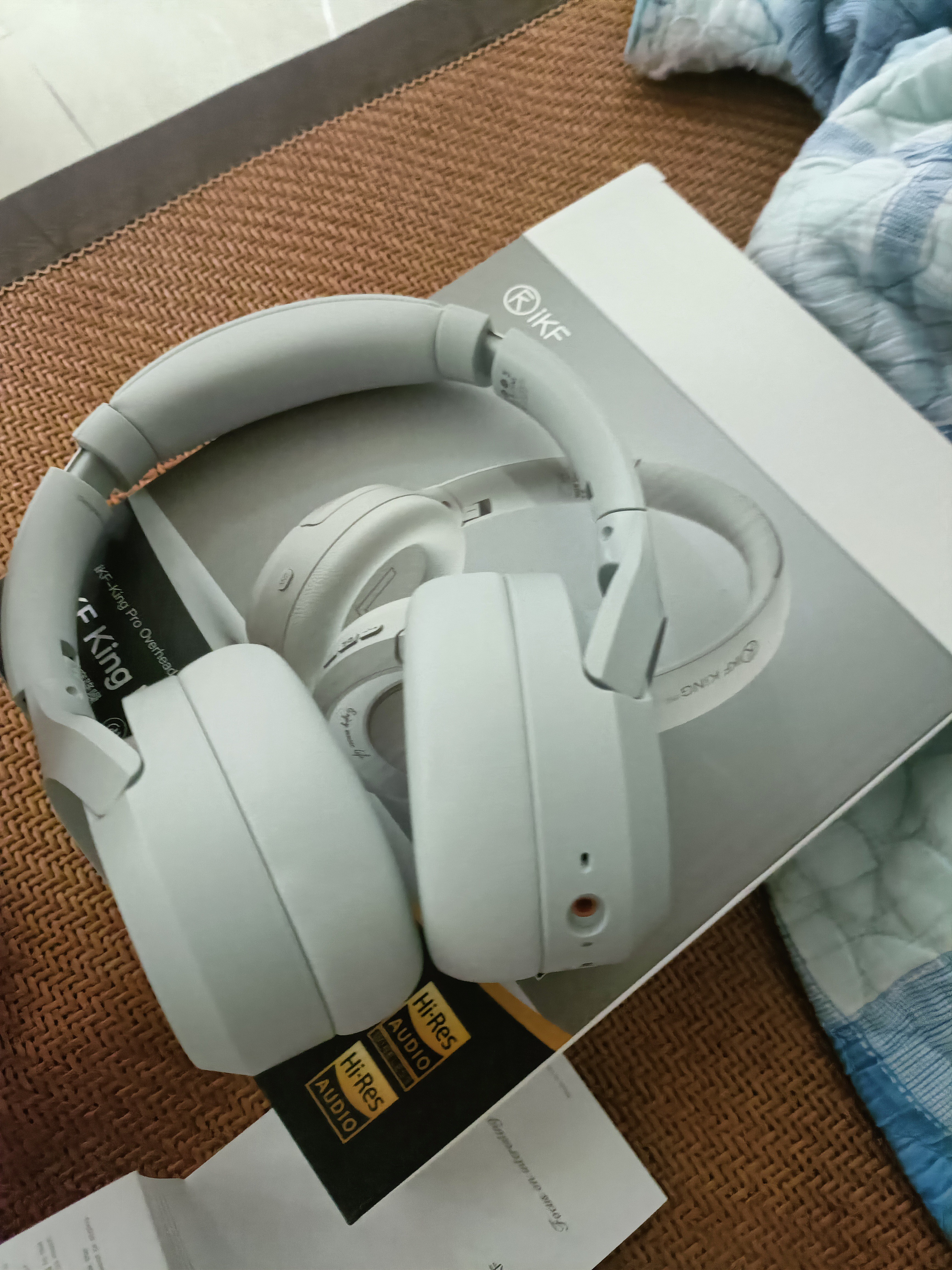 iKF King Pro3.0【京东独家】头戴式主动降噪蓝牙耳机双金标音质LDAC高解析游戏低延迟超长续航烟云灰 实拍图
