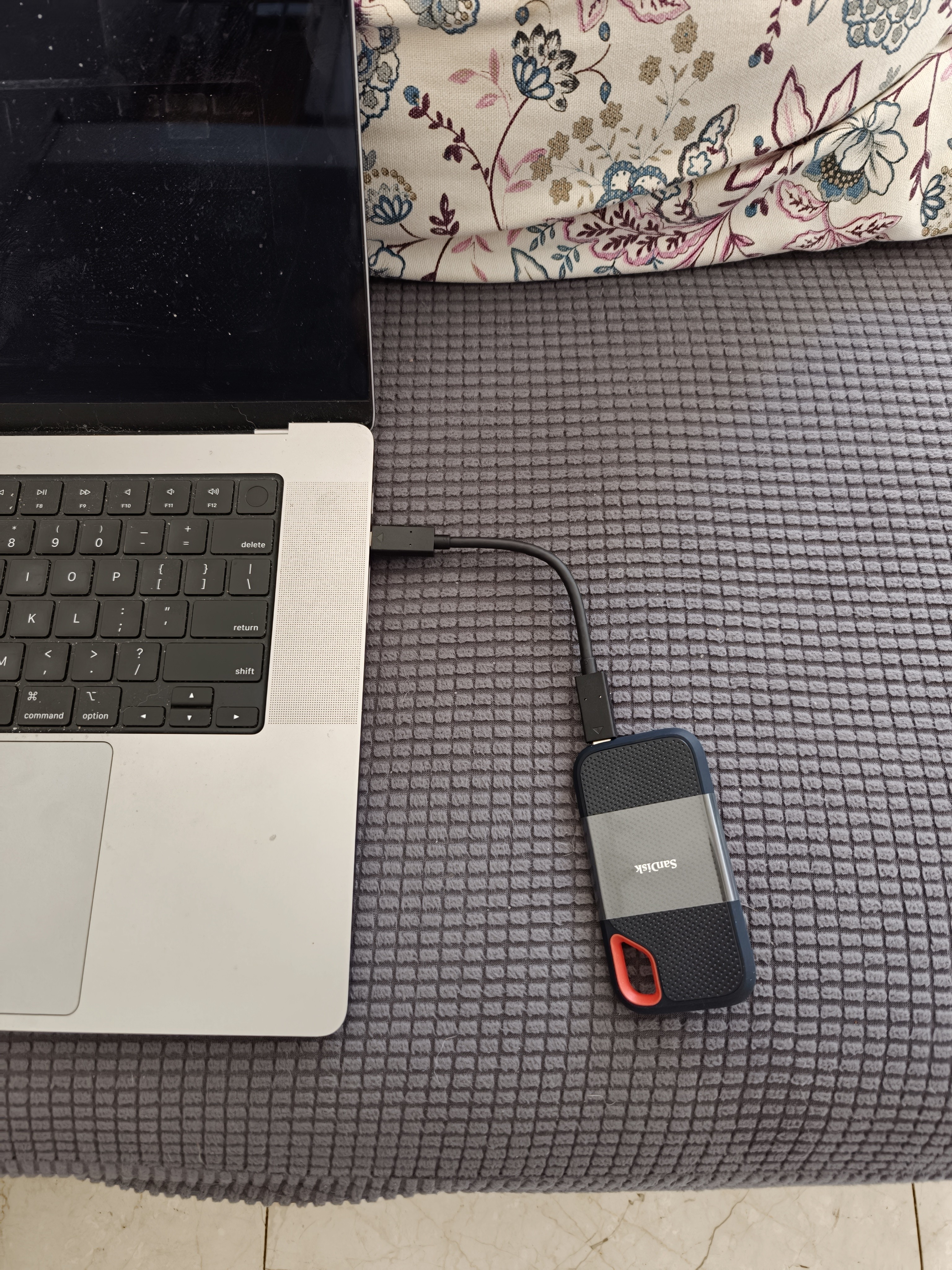 闪迪（SanDisk）1TB Type-c USB3.2 NVMe移动固态硬盘（PSSD）E61卓越版 1050MB/s三防保护 手机笔记本电脑外接SSD 实拍图