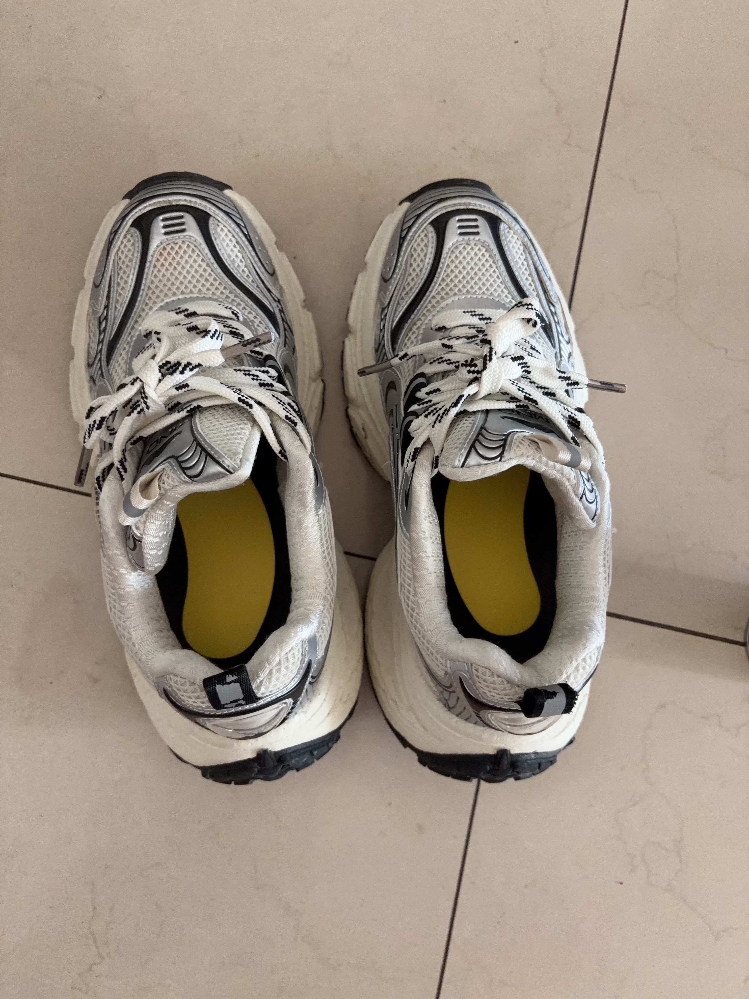 巨奇（JUQI）除臭鞋贴 鞋子除臭鞋柜除味拖鞋不尴尬宿舍办公室必备50贴/盒 实拍图