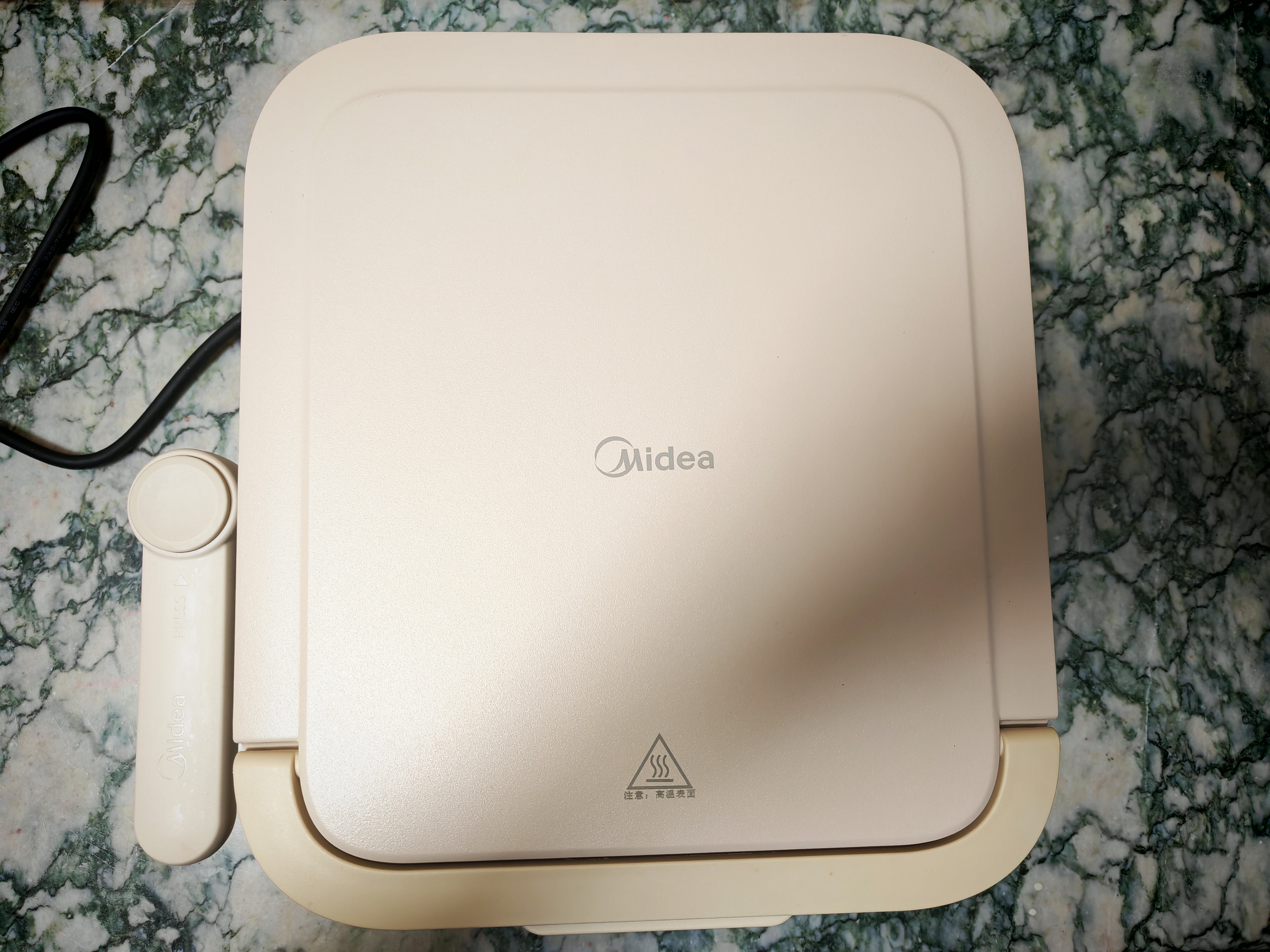 美的（Midea）电饼铛 可拆洗大火力速热 三明治机早餐机煎饼锅 方形蒸汽煎烤悬浮加深加大烤盘烙饼 高颜值方盘|JKE28J51 实拍图