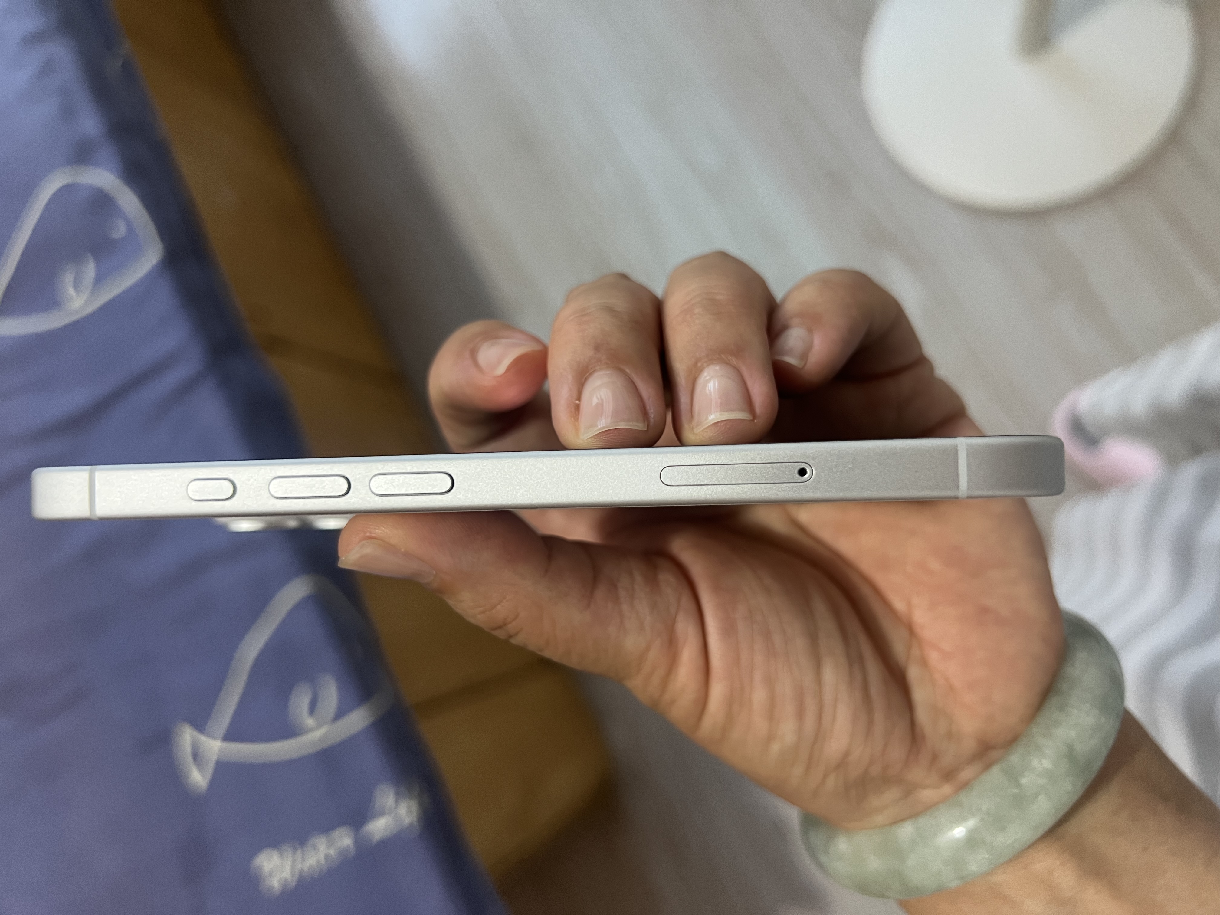 Apple/苹果 iPhone 17 512GB 白色 支持移动联通电信5G 双卡双待手机 实拍图
